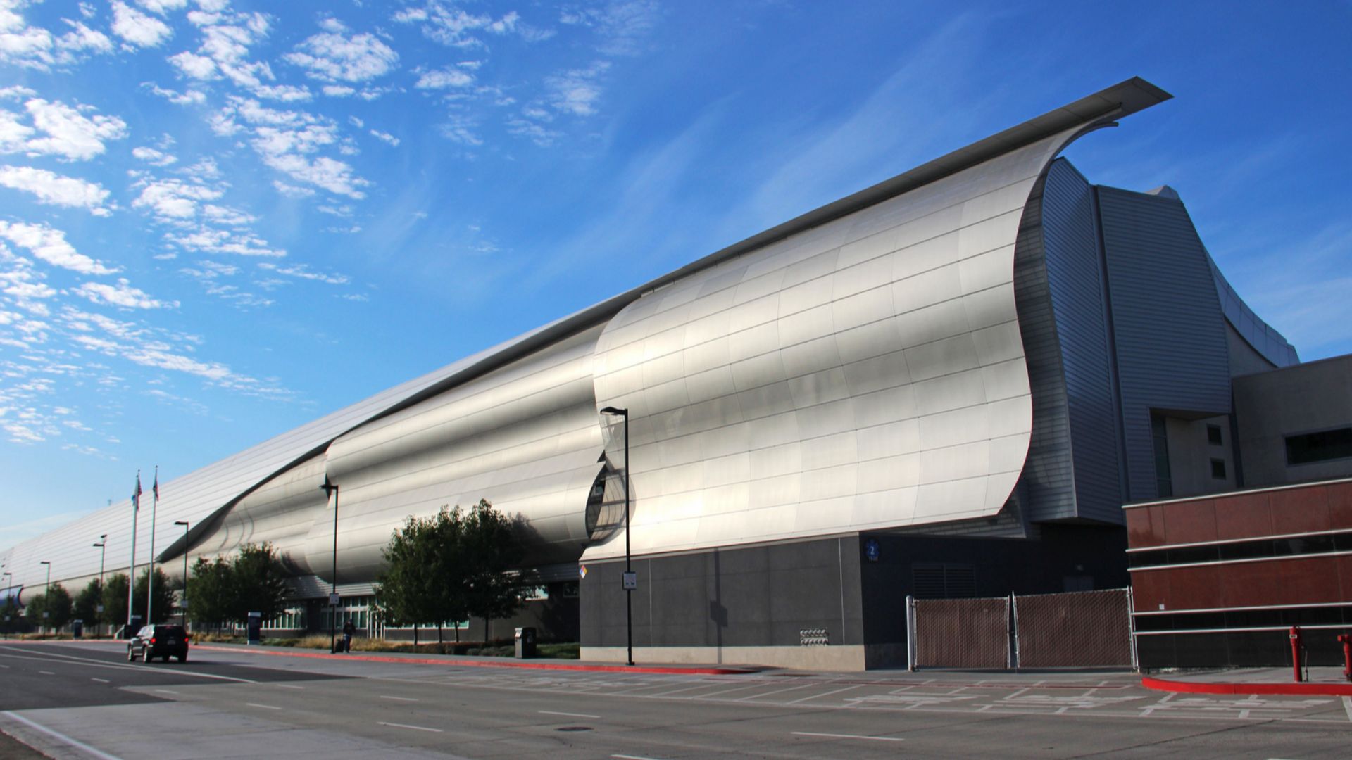 File:San Jose International Airport - Terminal B.jpg