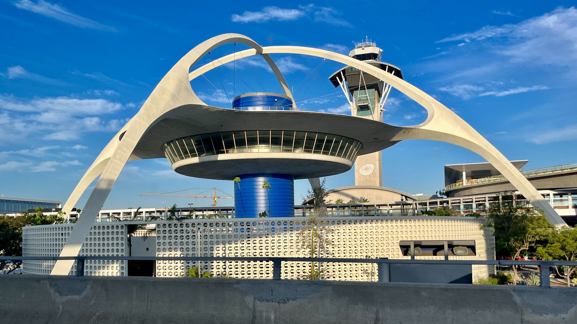 File:Theme Building (Los Angeles International Airport) in July 2023 (2).jpg