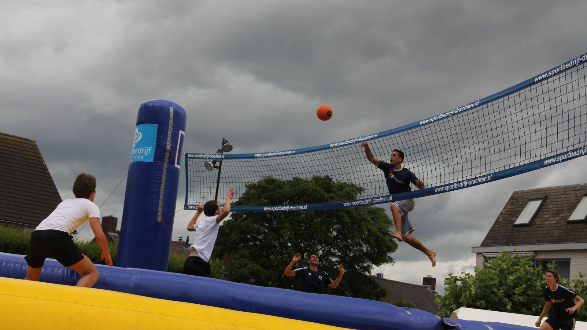 File:Bossaball 2014 (14676117896).jpg