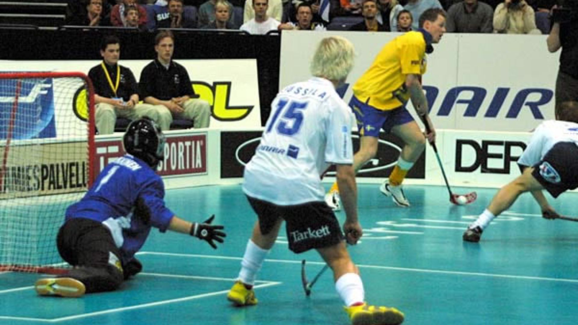 File:Floorball game.jpg