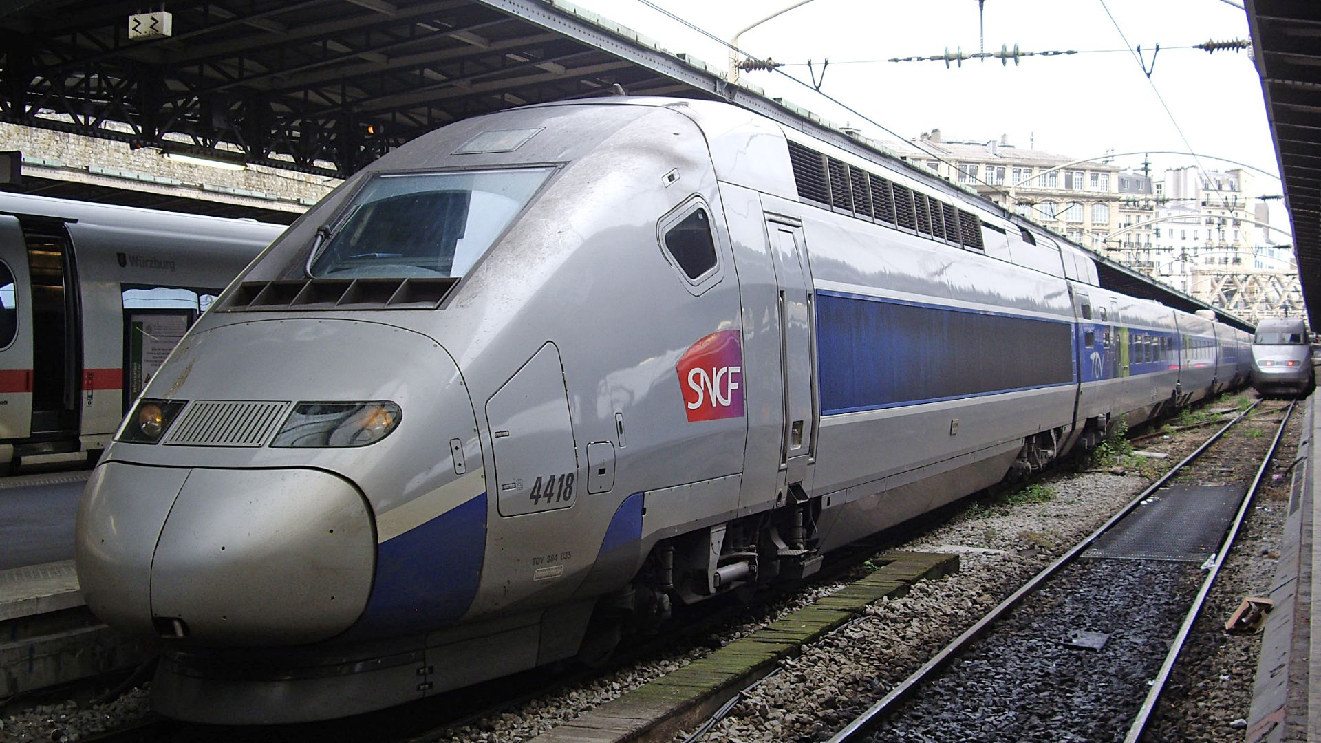 File:TGV-POS-4418-paris-est-29-10-2012-fws.jpg