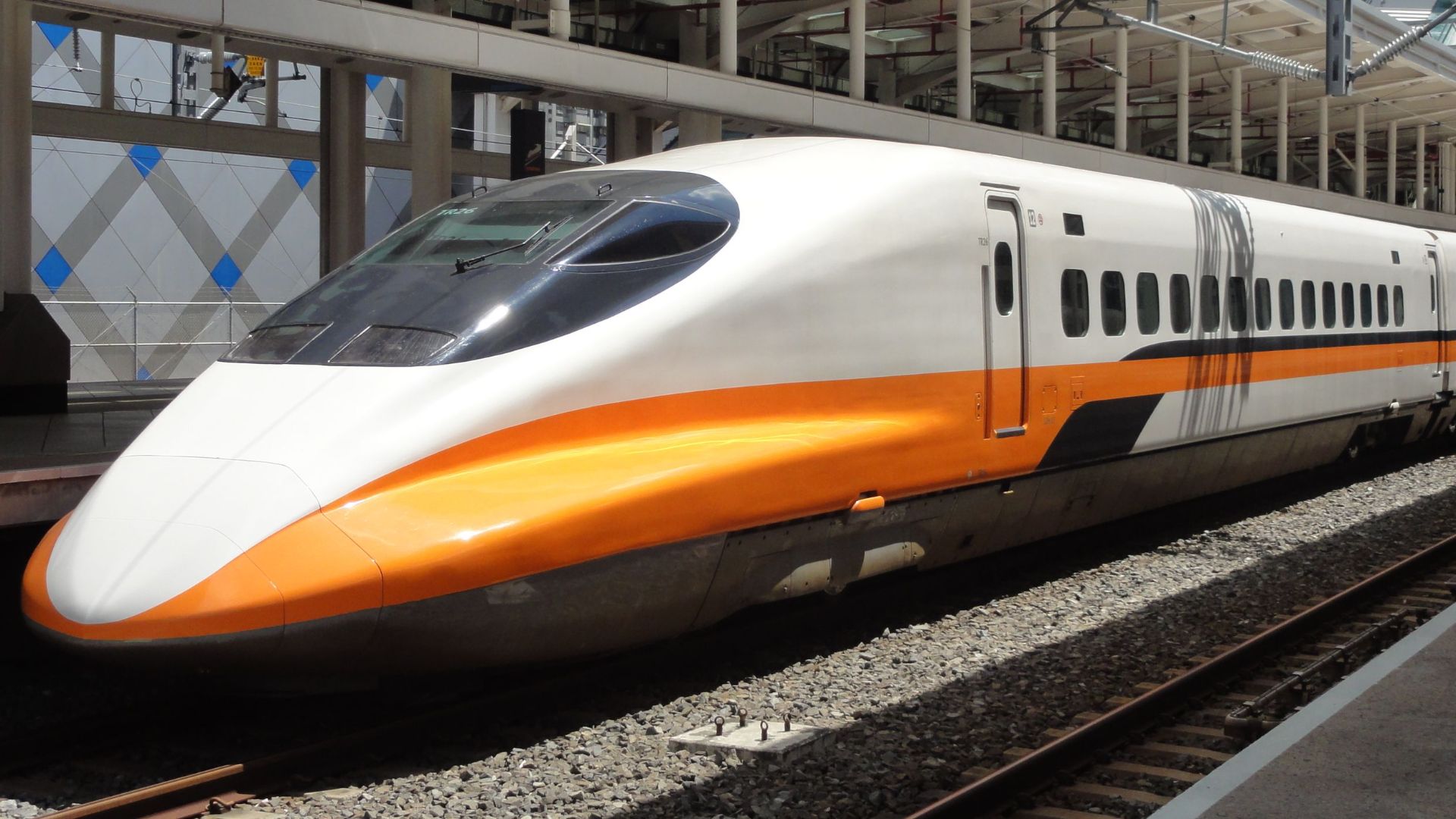 File:THSR 700T 126-12 20130807.jpg