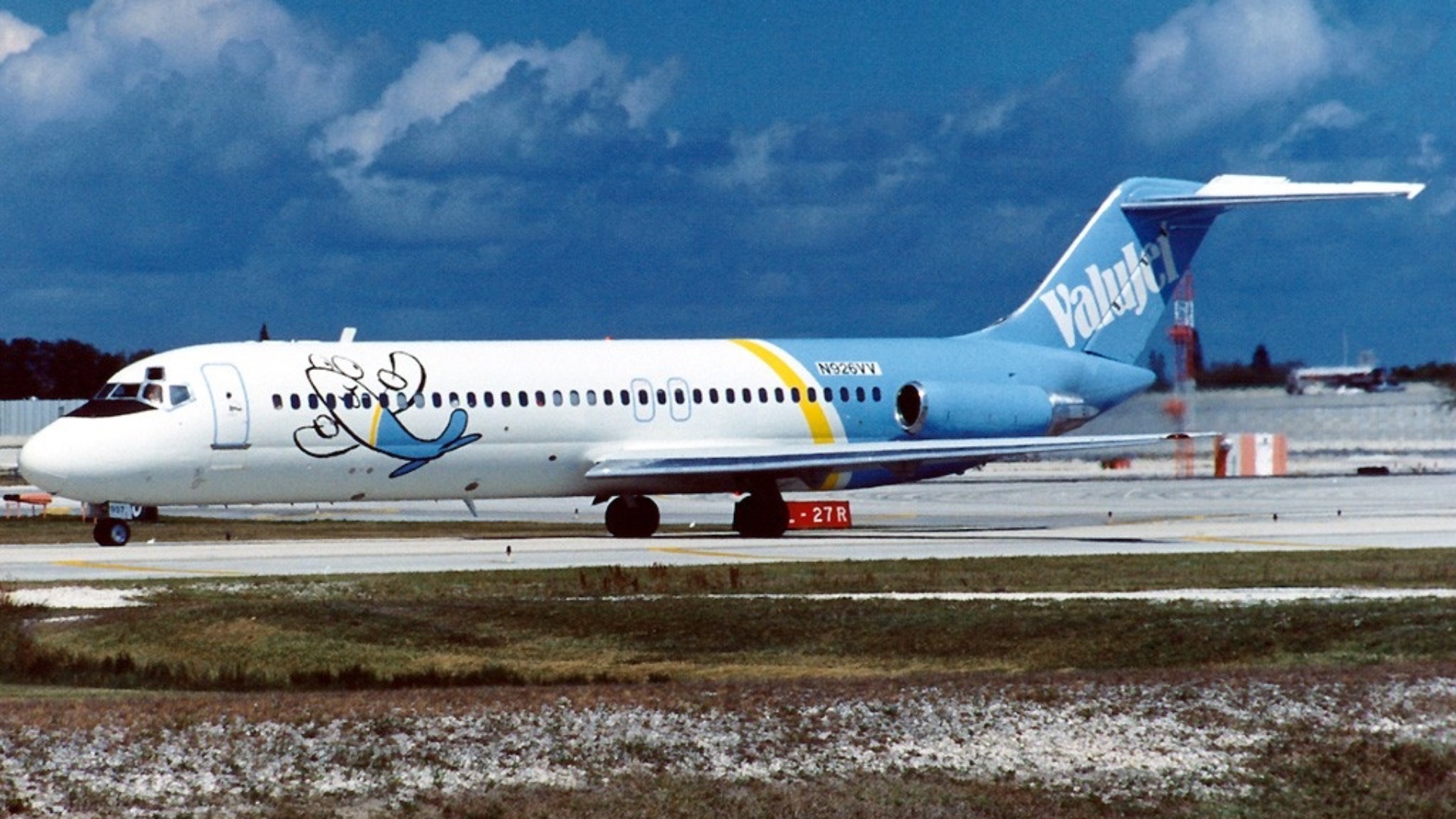 File:McDonnell Douglas DC-9-32, Valujet AN0208141.jpg