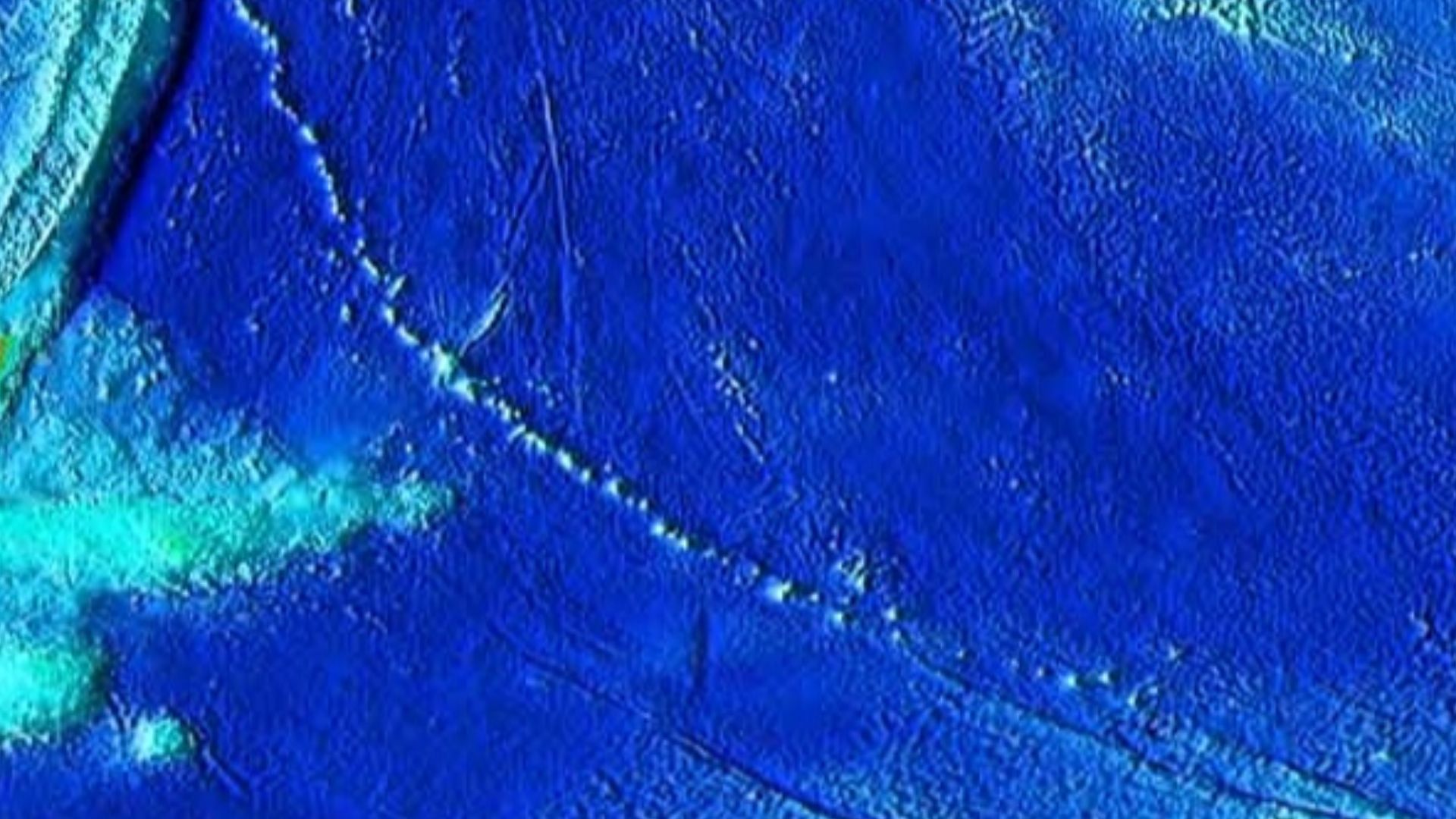 File:Louisville seamount chain - bathymetry.jpg
