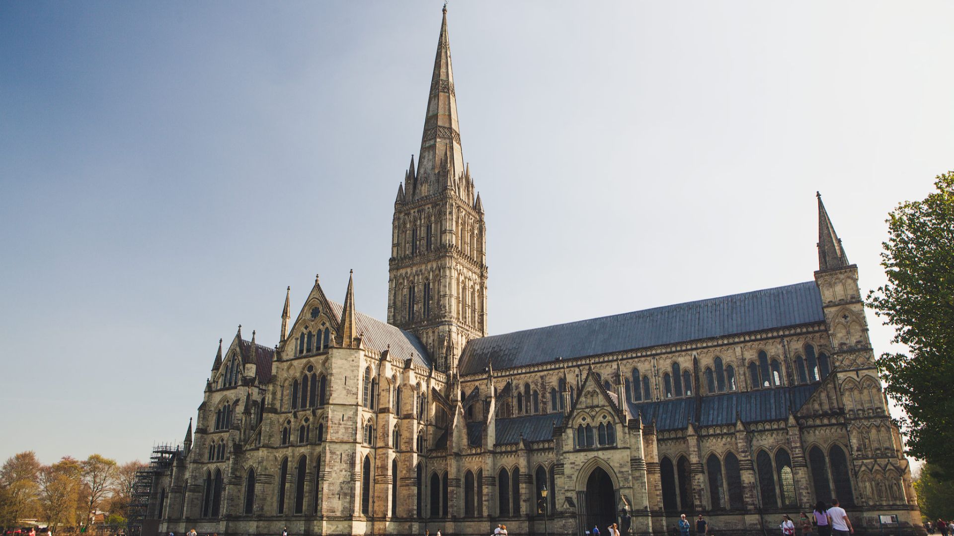File:Salisbury Cathedral exterior 2.jpg