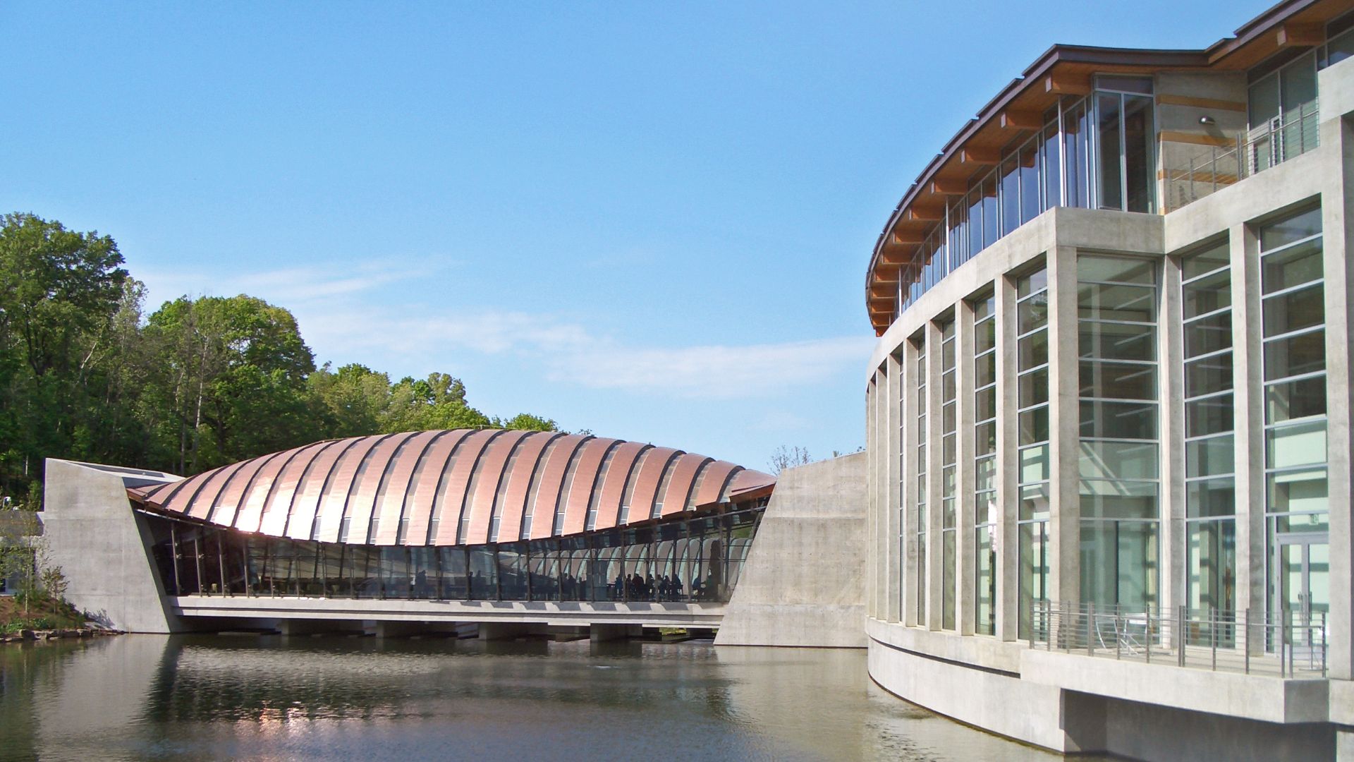 File:Crystal Bridges Museum of American Art--2012-04-12.jpg