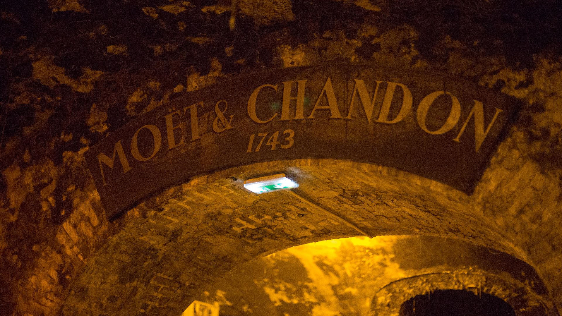 File:Moët & Chandon caves 1.jpg