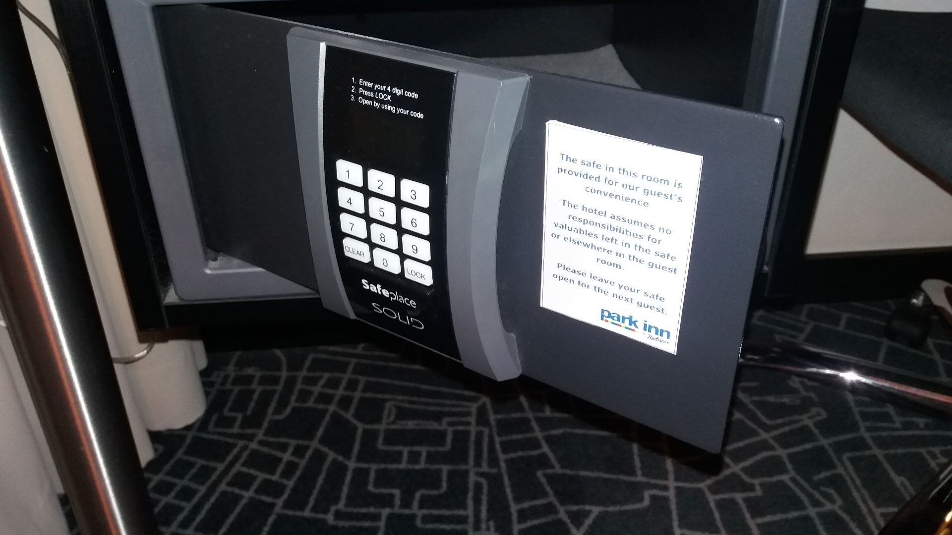 File:Hotel Room Safe.jpg