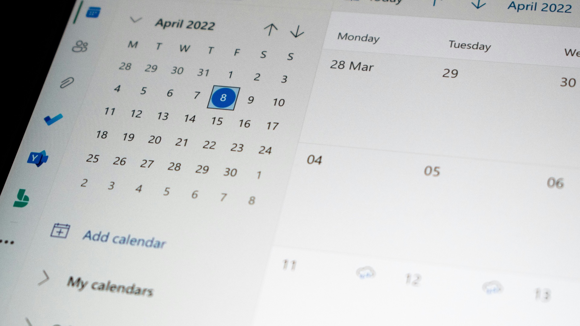 a computer screen with a calendar on it