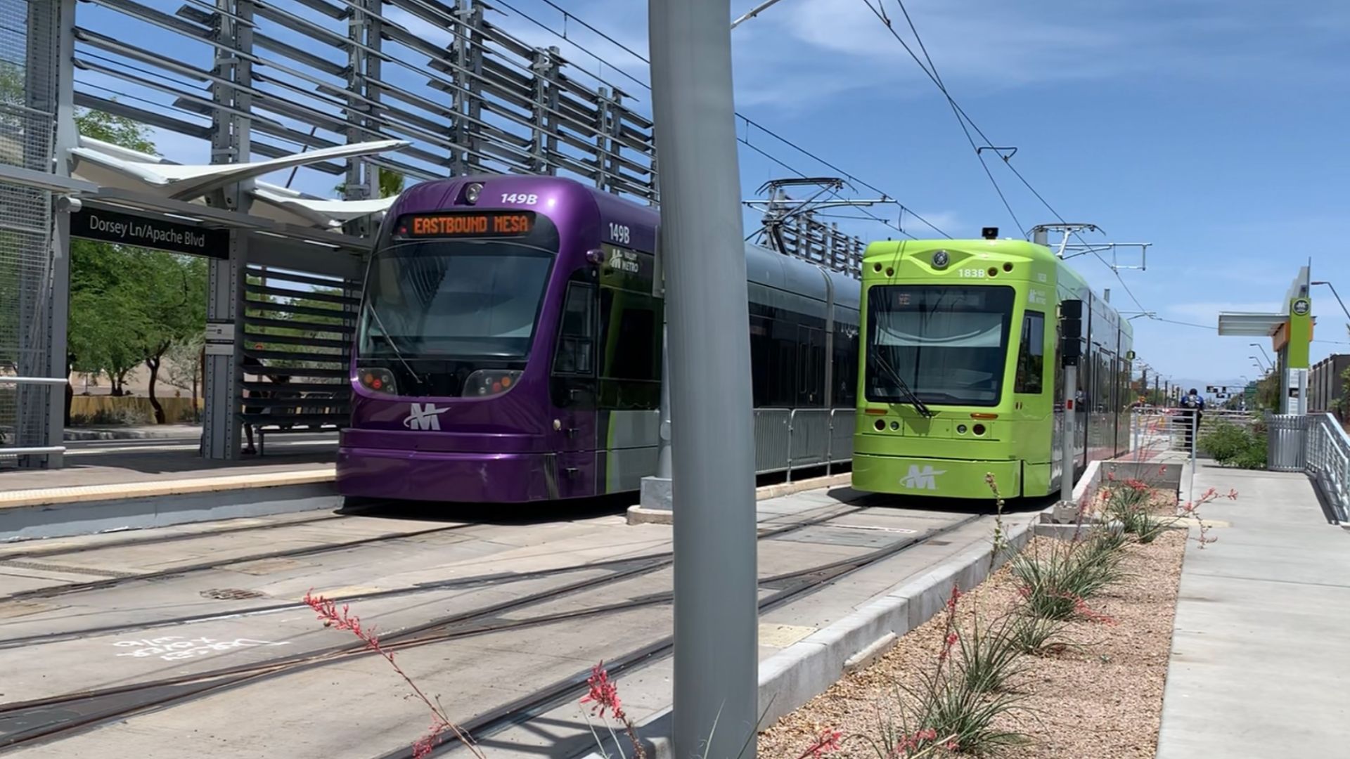 File:Valley Light Rail and Tempe Streetcar at Dorsey Ln-Apache Blvd.jpg