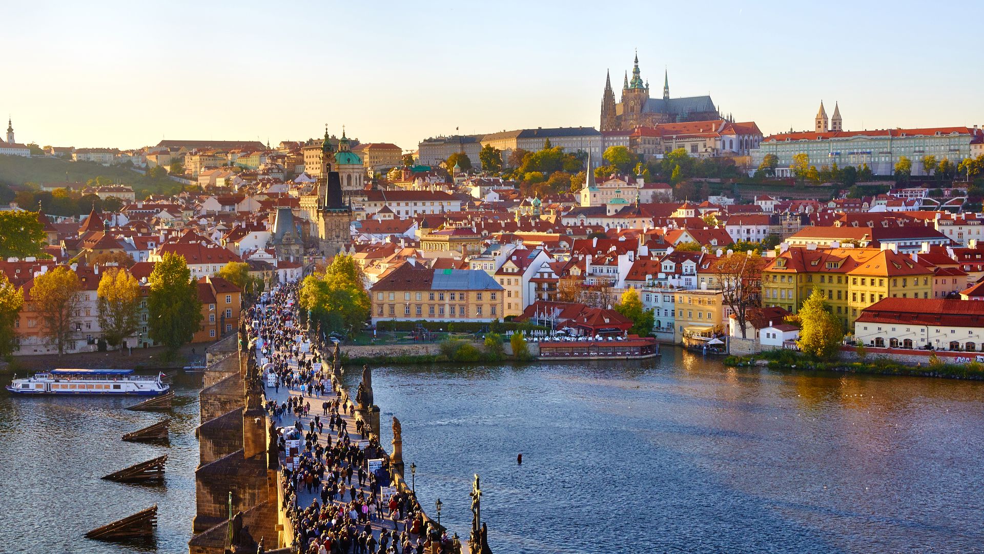 File:Prague (6365119737).jpg