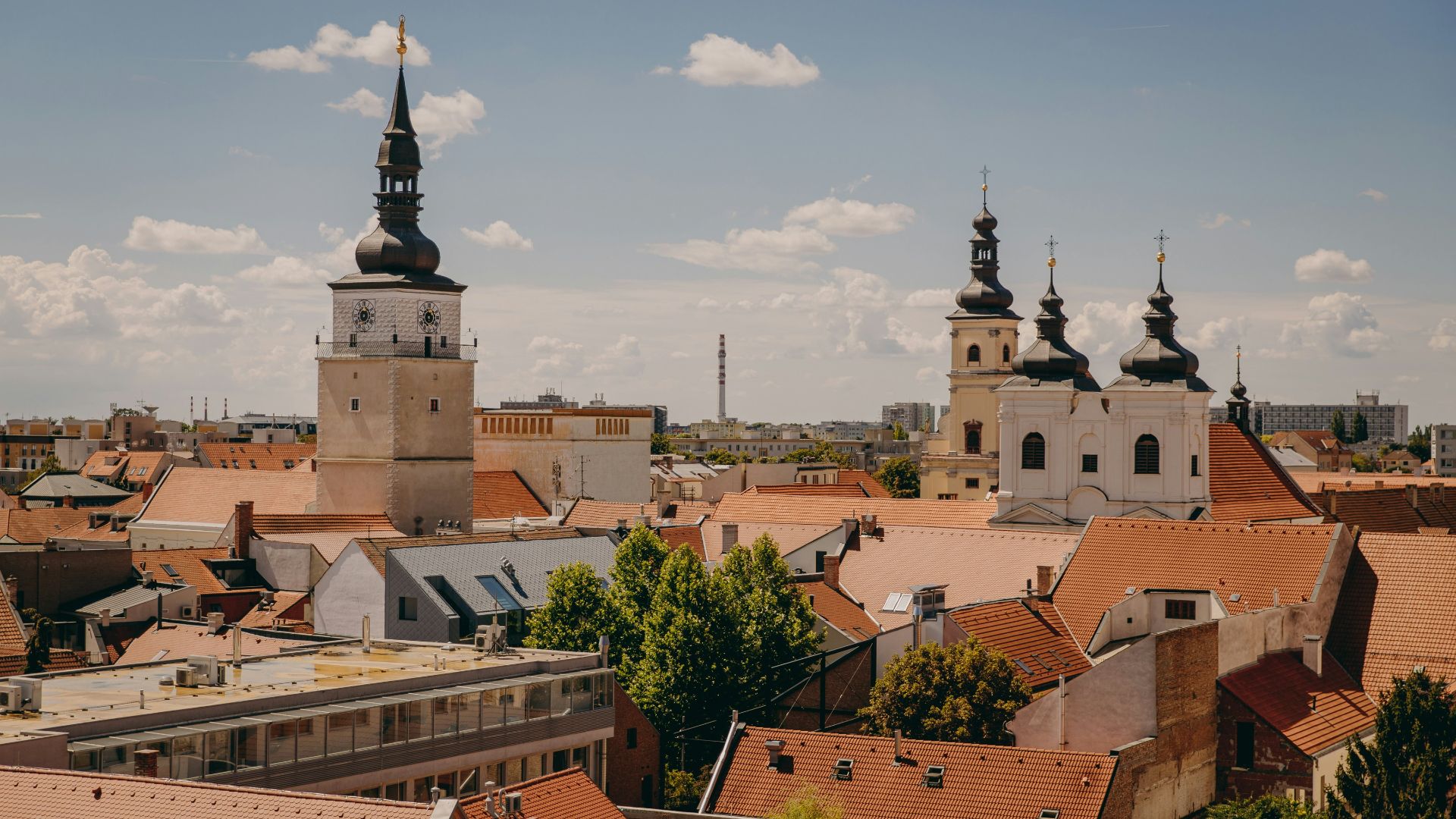 a city with many rooftops
