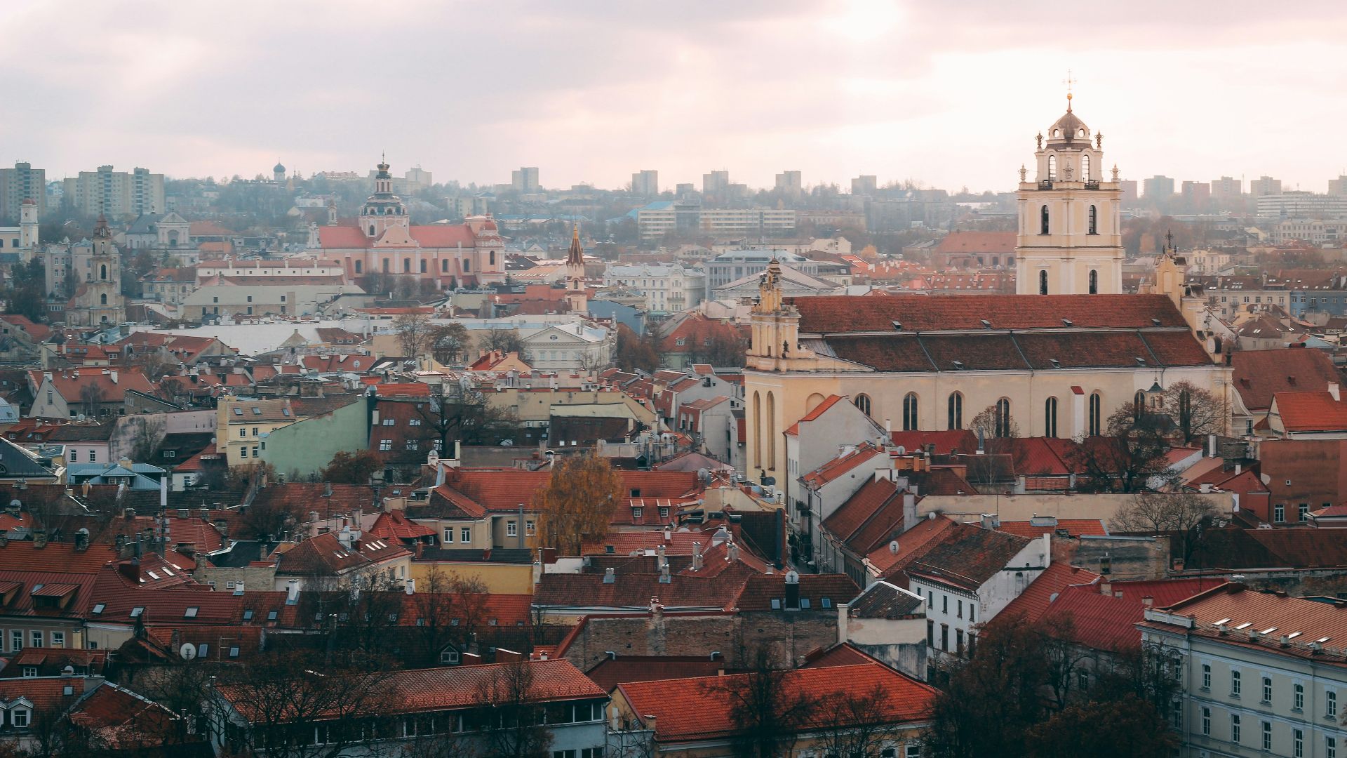 a city with many buildings