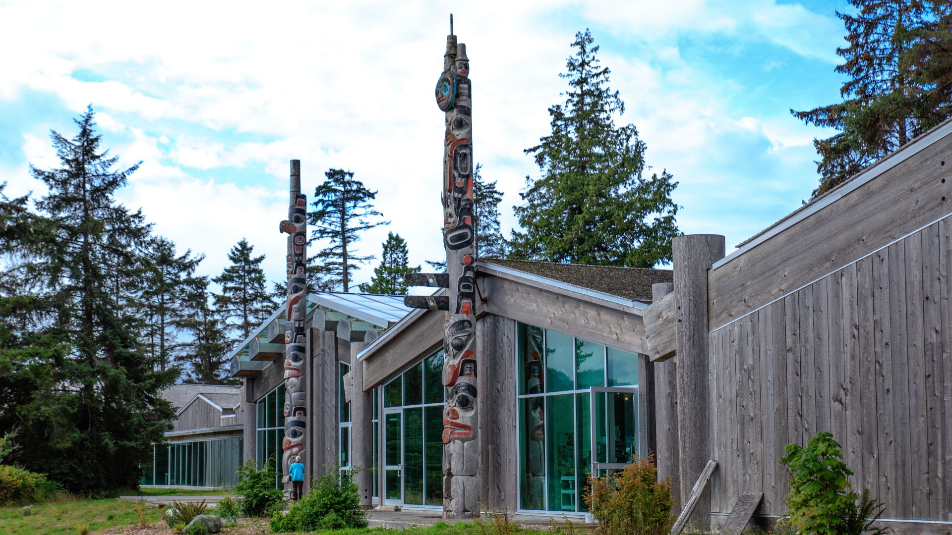 File:Haida Gwaii (Queen Charlotte Islands) - Graham Island - scenes around the Haida Heritage centre - the museum buildings - (21533671266).jpg