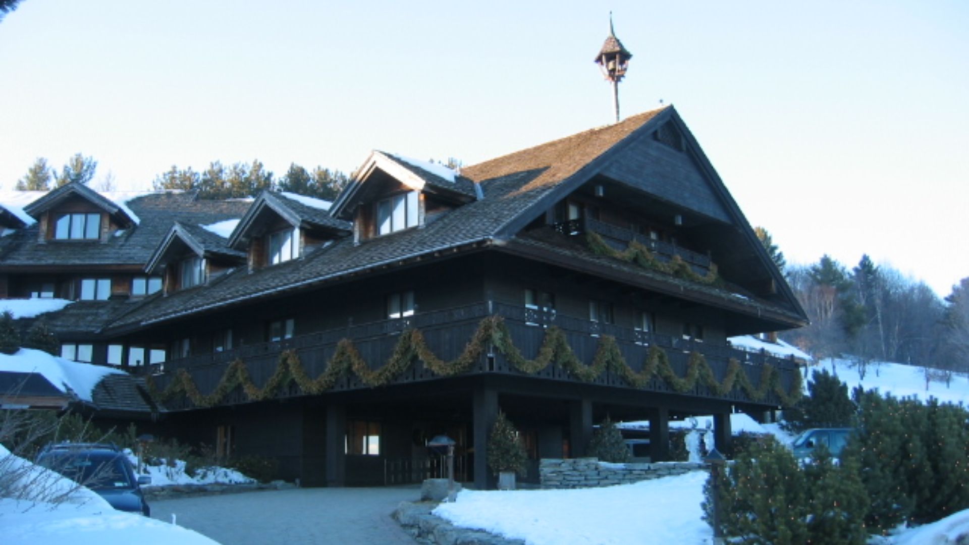 File:2004-02-25 - 16 - Von Trapp Family Lodge, Stowe.jpg