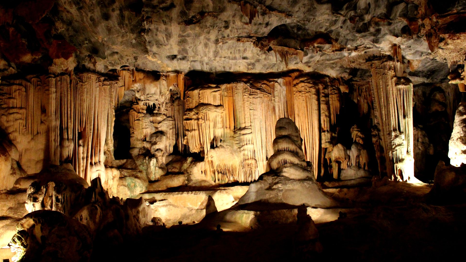 File:Cango Caves, Oudtshoorn, South Africa 1.JPG