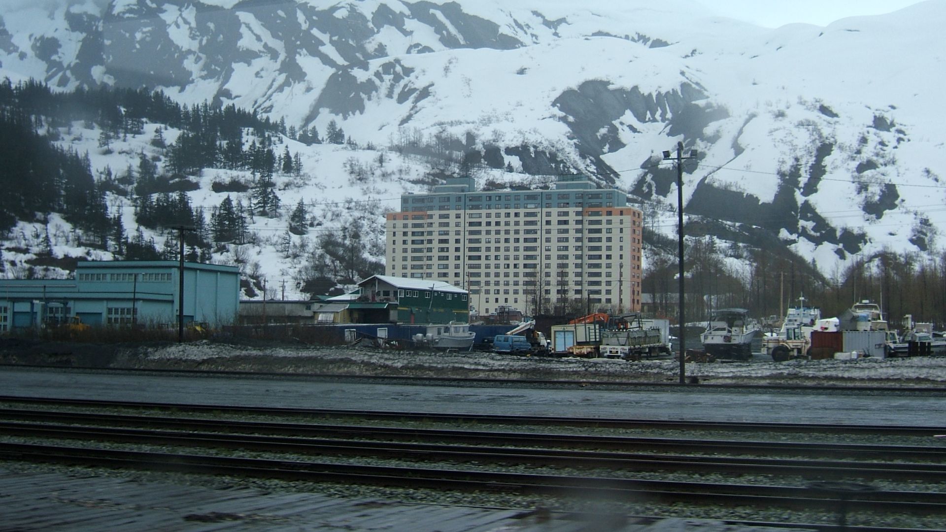 File:Whittier, Alaska.jpg - Wikimedia Commons