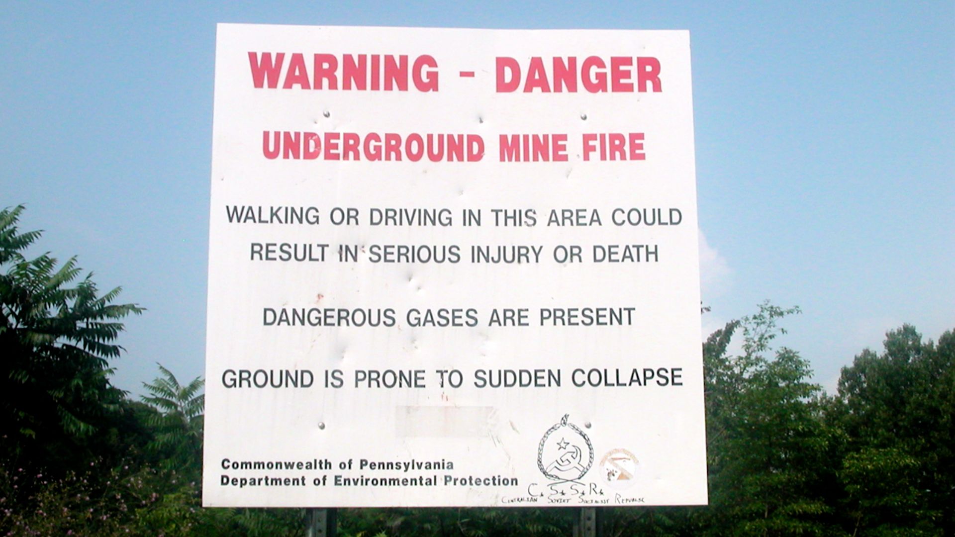 File:Centralia Warning Sign 2.jpg - Wikimedia Commons
