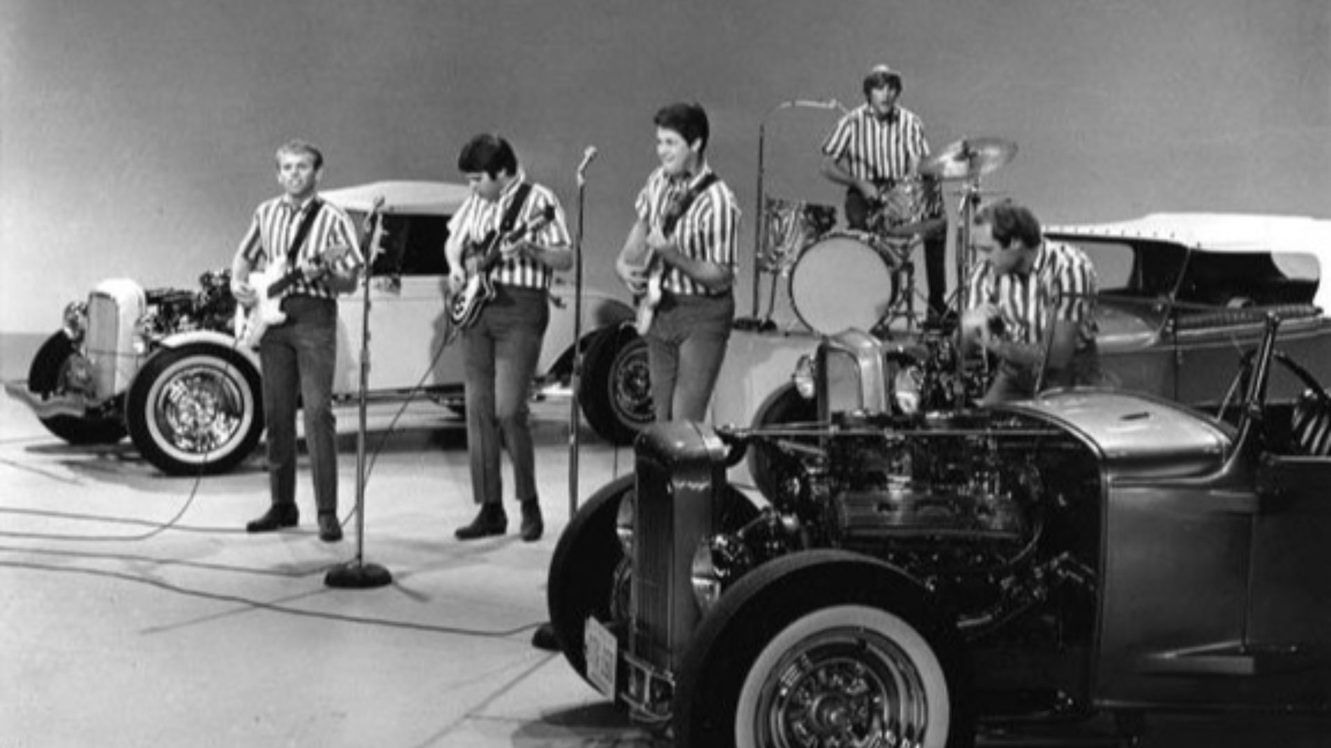 File:Sullivan Beach Boys.jpg