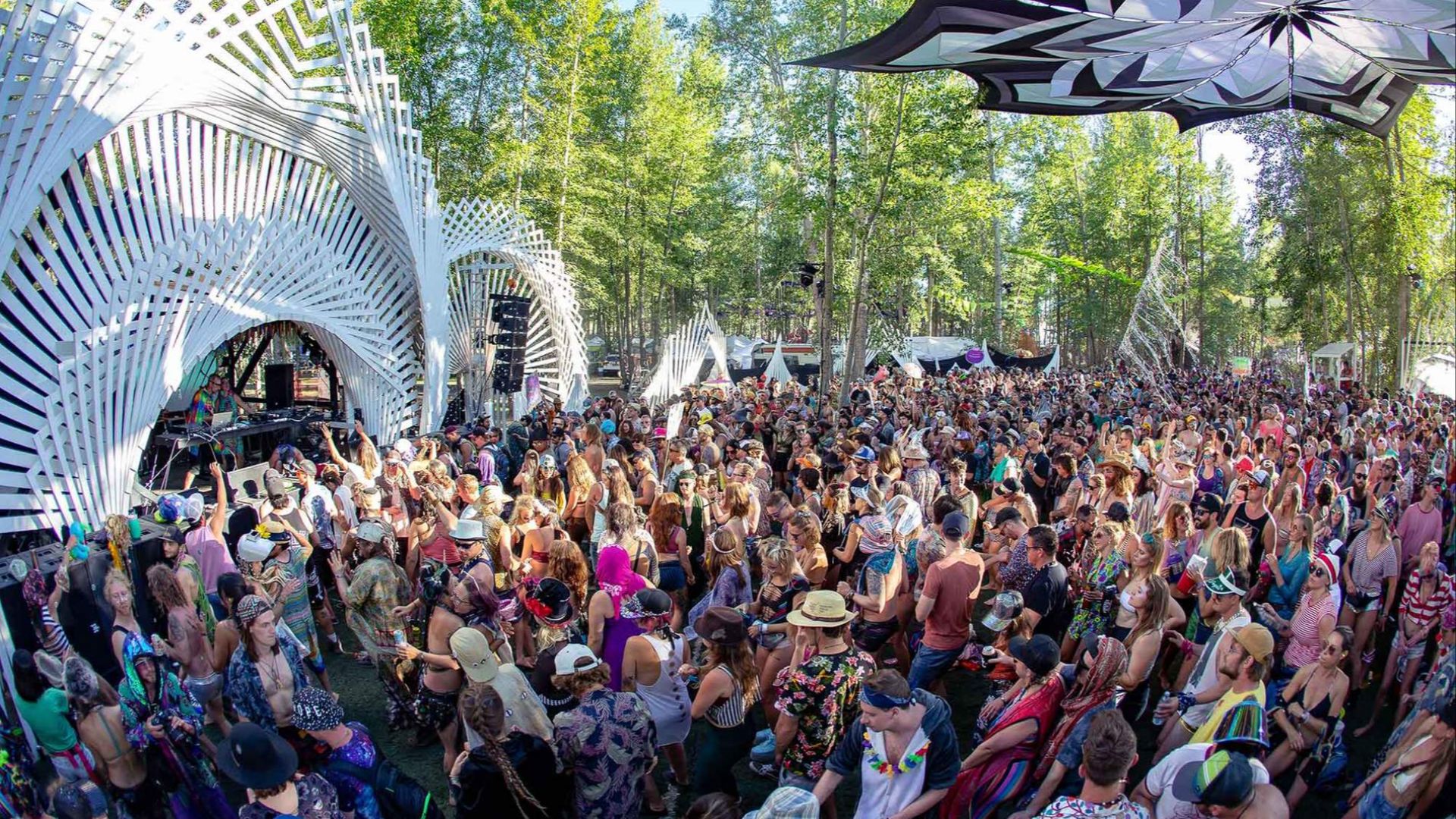 File:Basscoast 2018 album 3 1900x.jpg