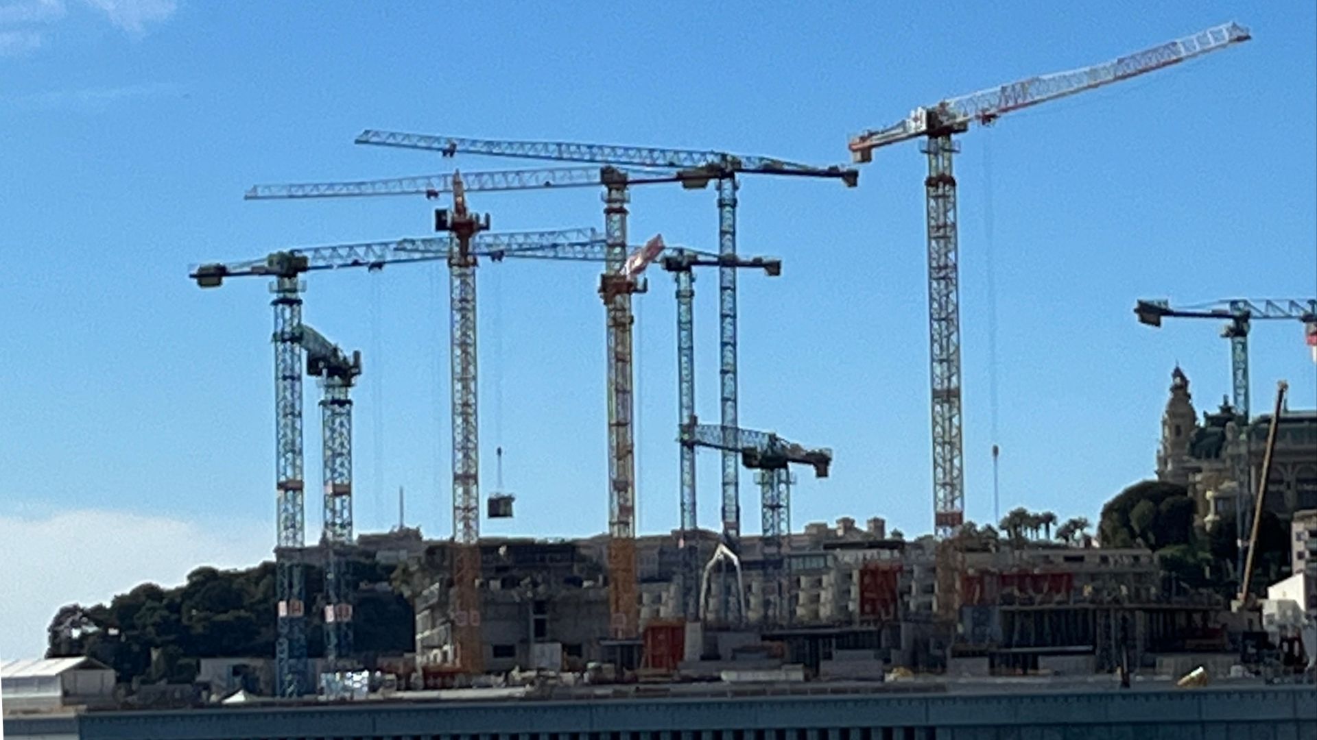 File:Le Portier (chantier) à Monaco en novembre 2021 (2).jpg