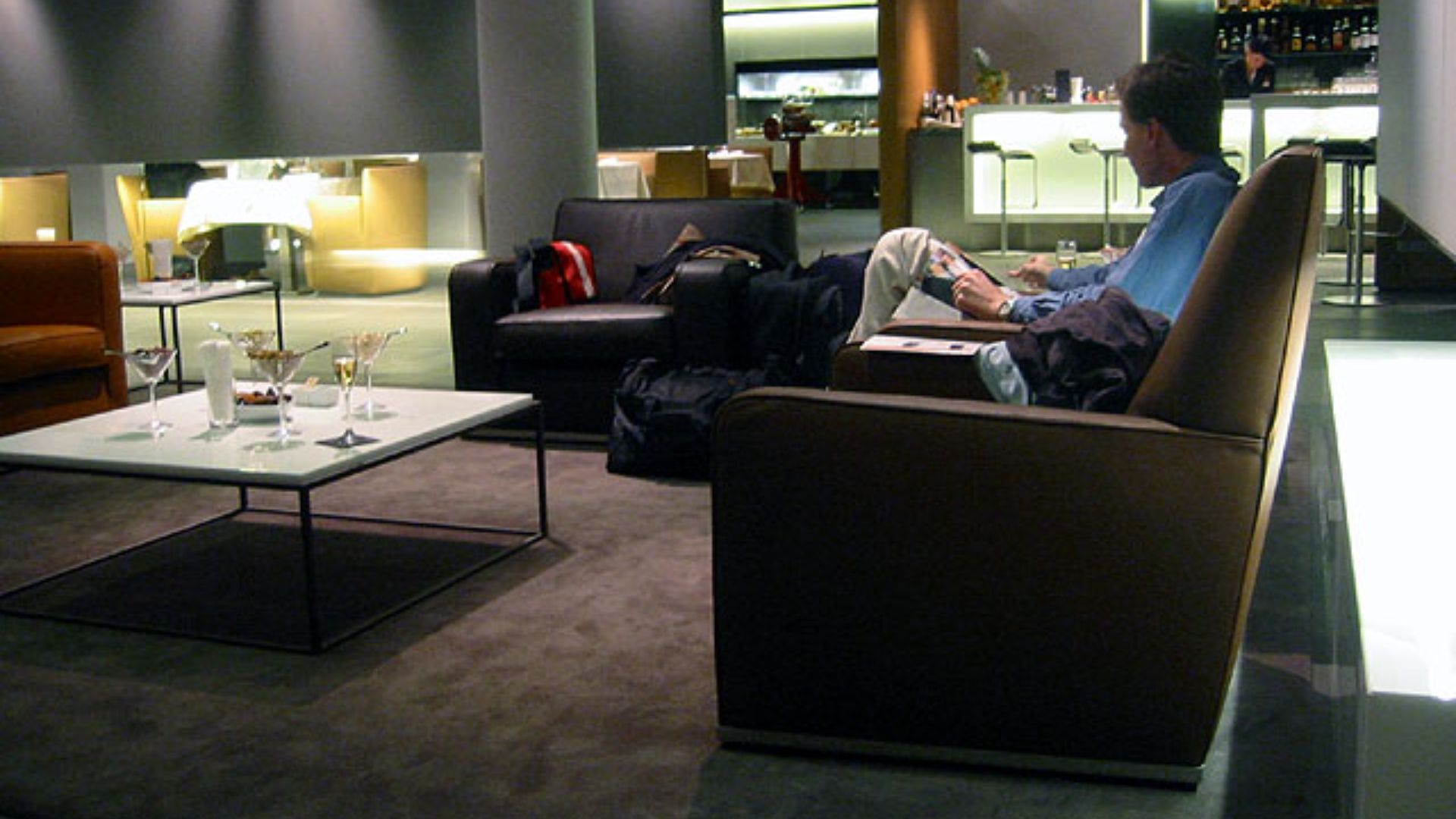 File:Fra lh firstterminal seating.jpg