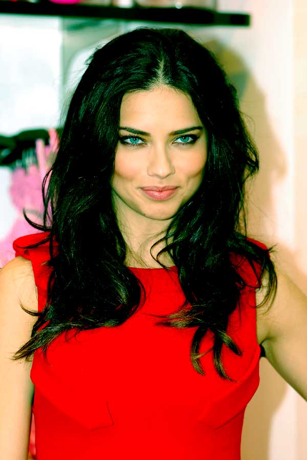 File:Adriana-Lima Chgo 2010-12-10 photoby-Bielawski.jpg