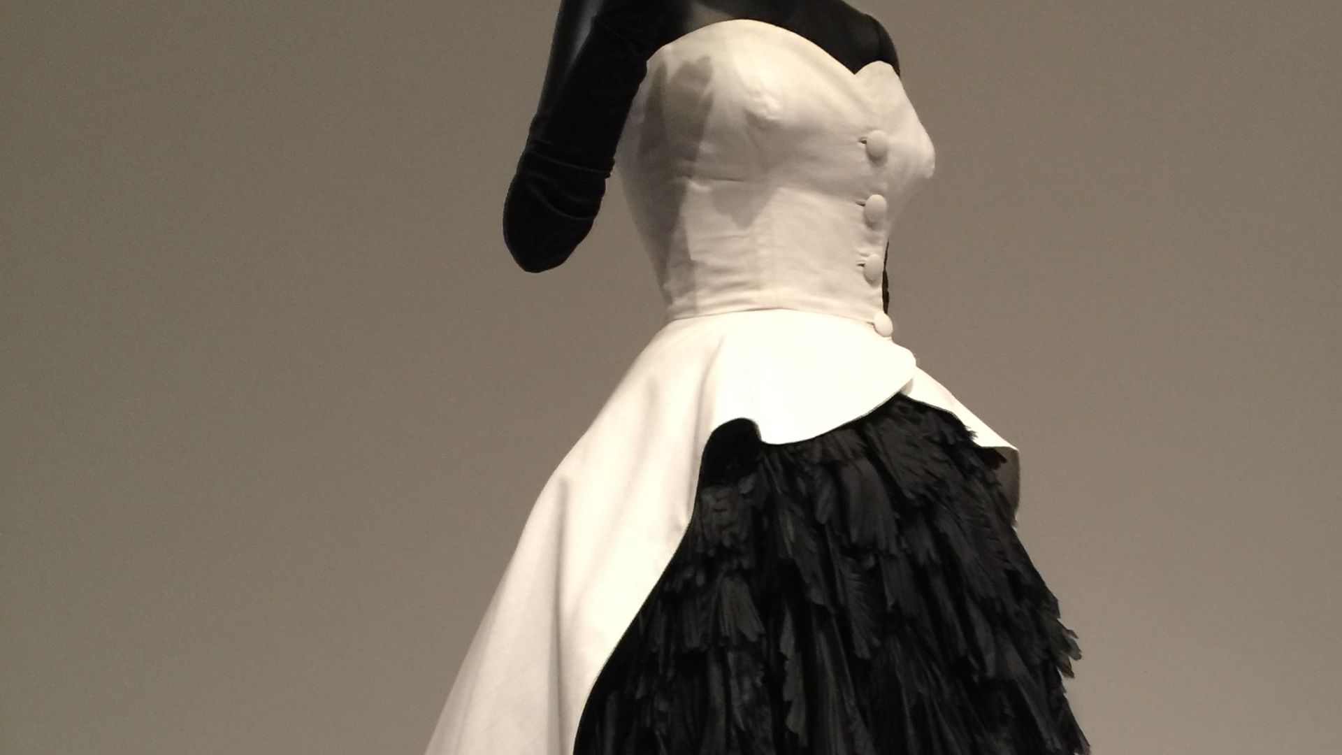 File:Spring 1951 Balenciaga evening dress.jpg