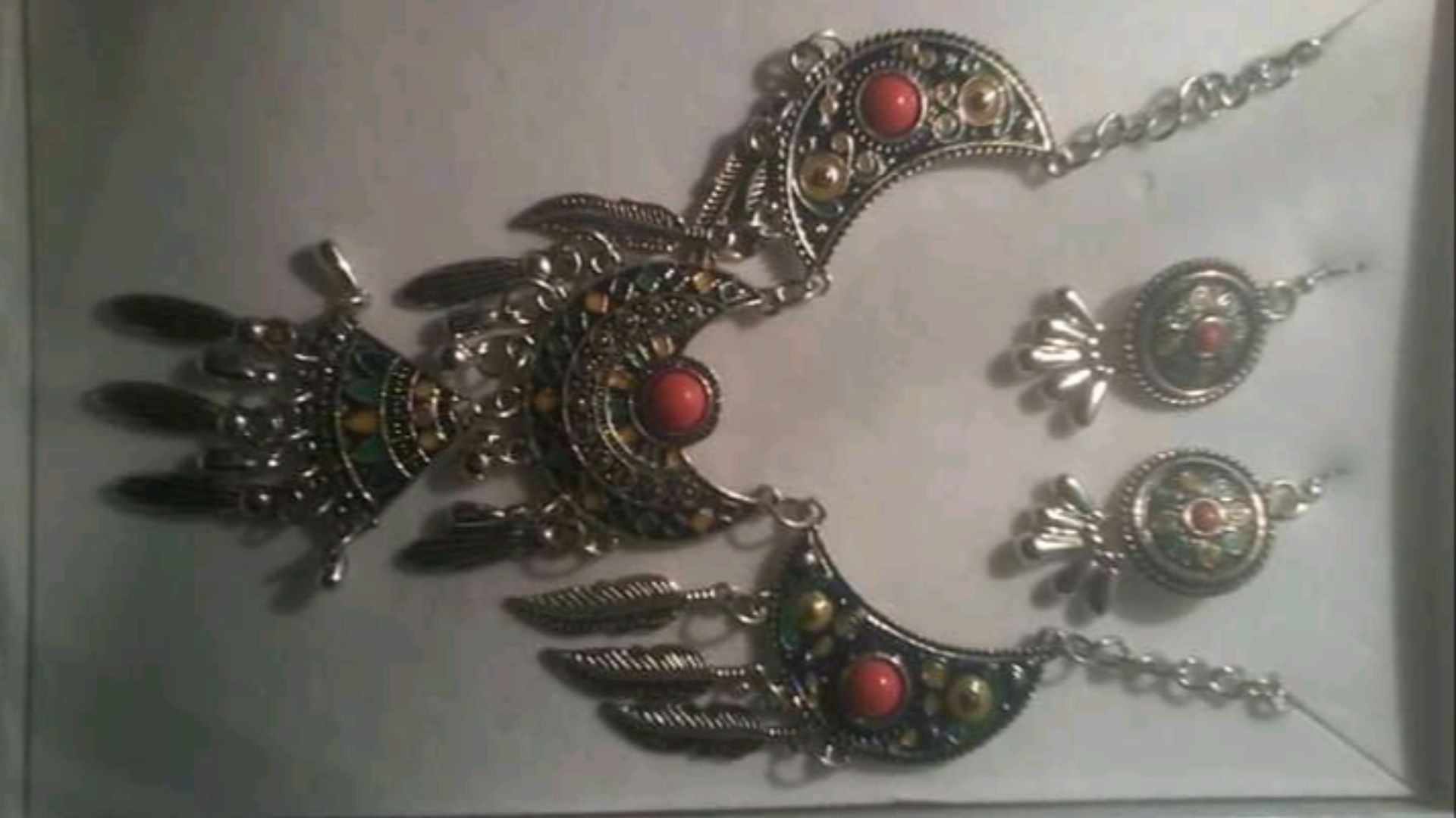 File:Bijoux traditionnels algériens.jpg