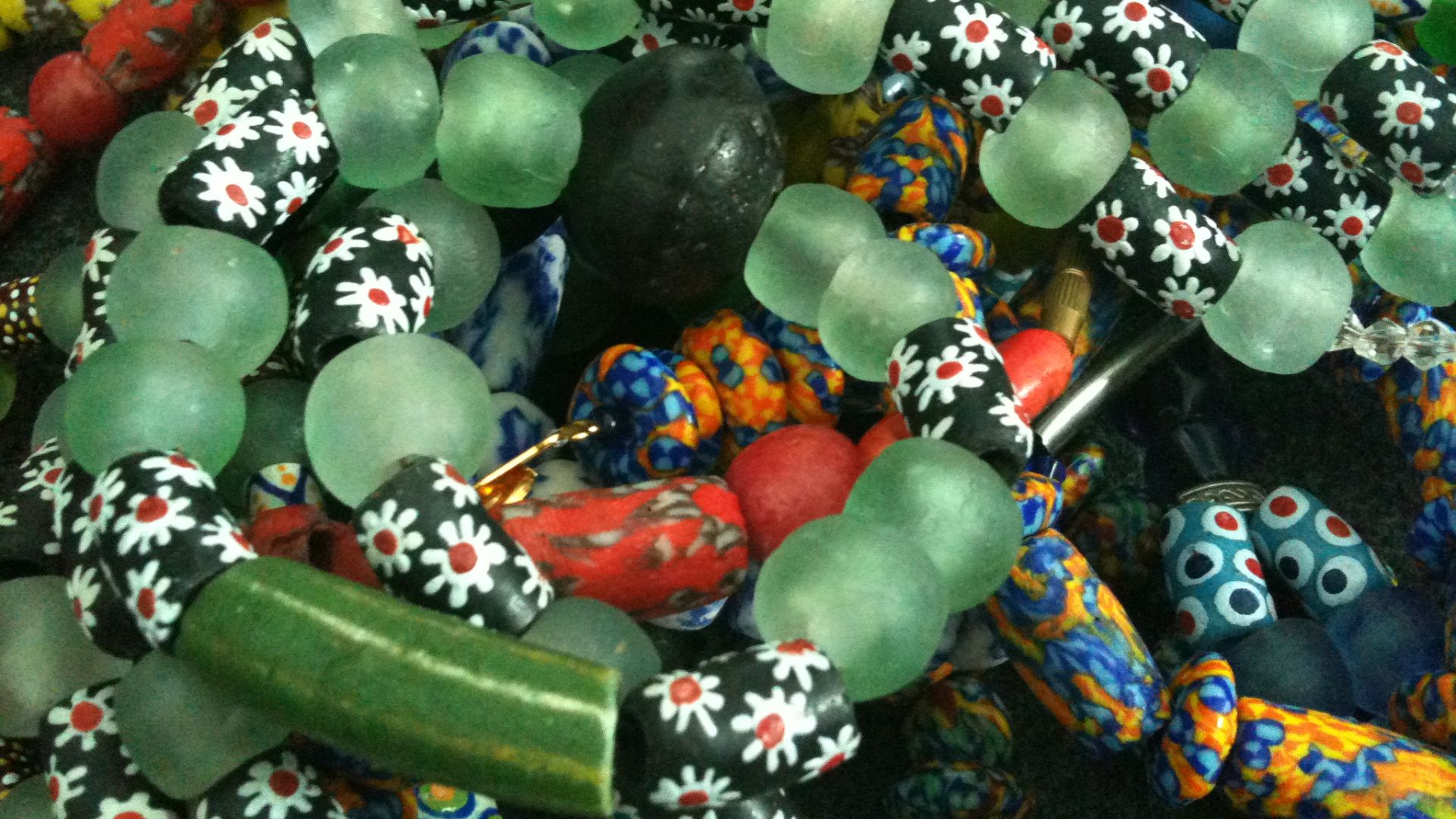 File:Krobo beads (4979759448).jpg