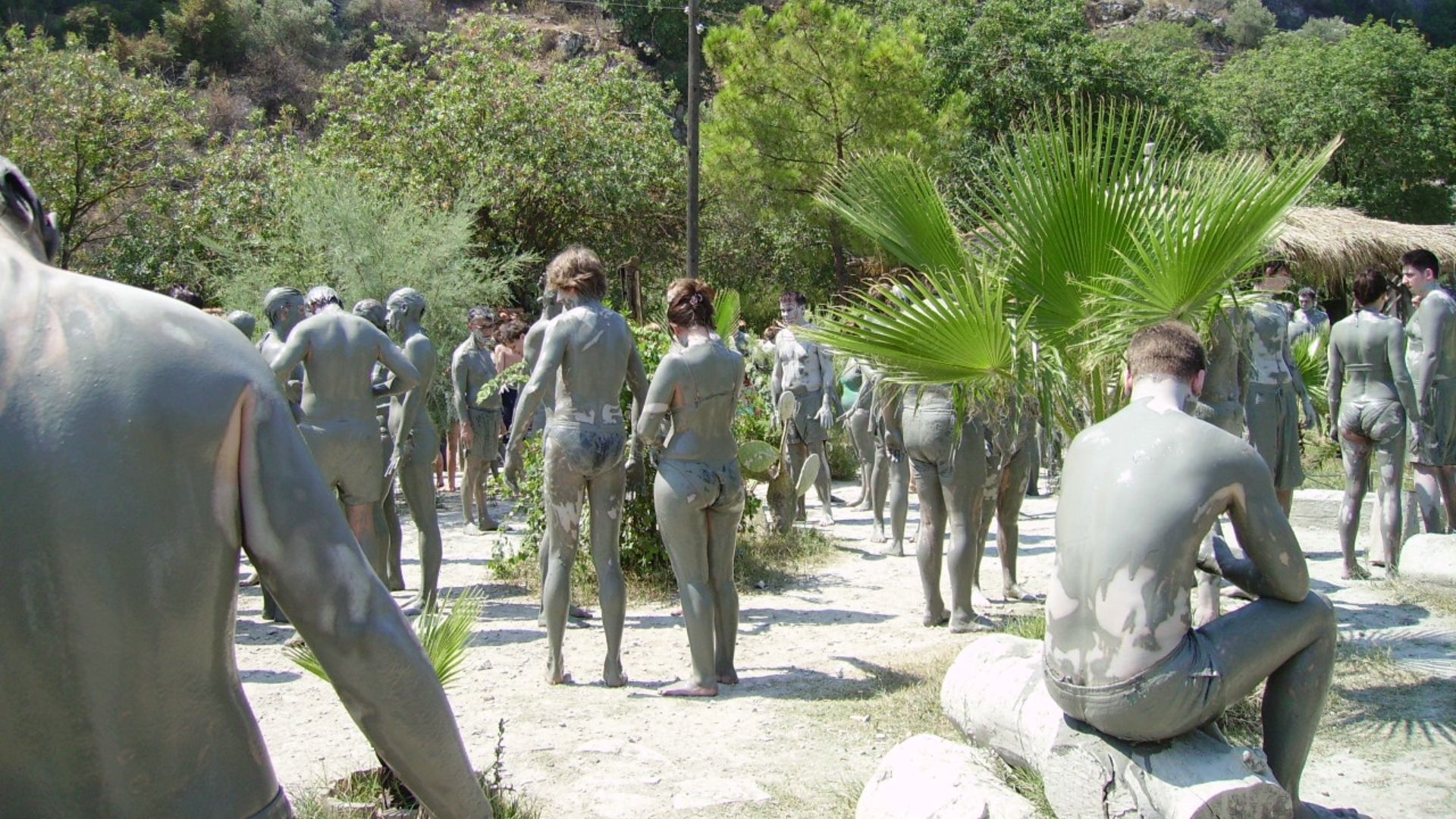 File:Mud bath (2839779360).jpg