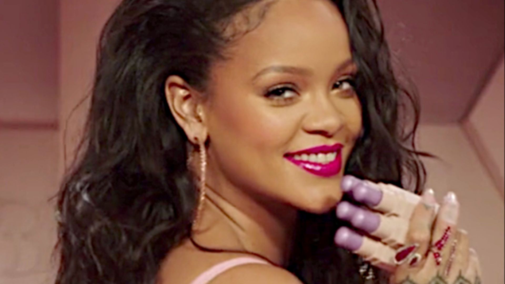 File:Rihanna Fenty 2018.png