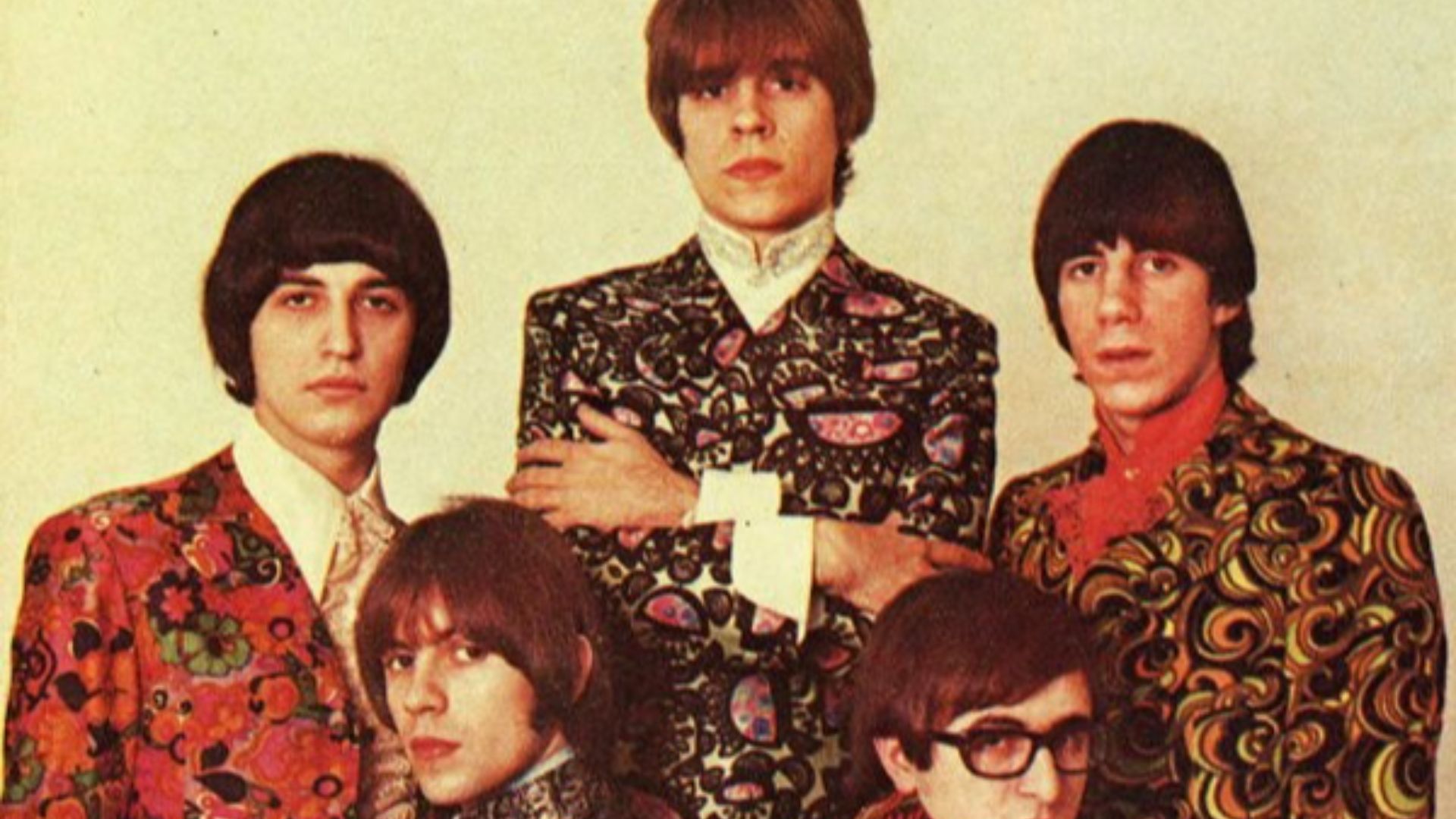 File:Los Gatos estamapados.jpeg