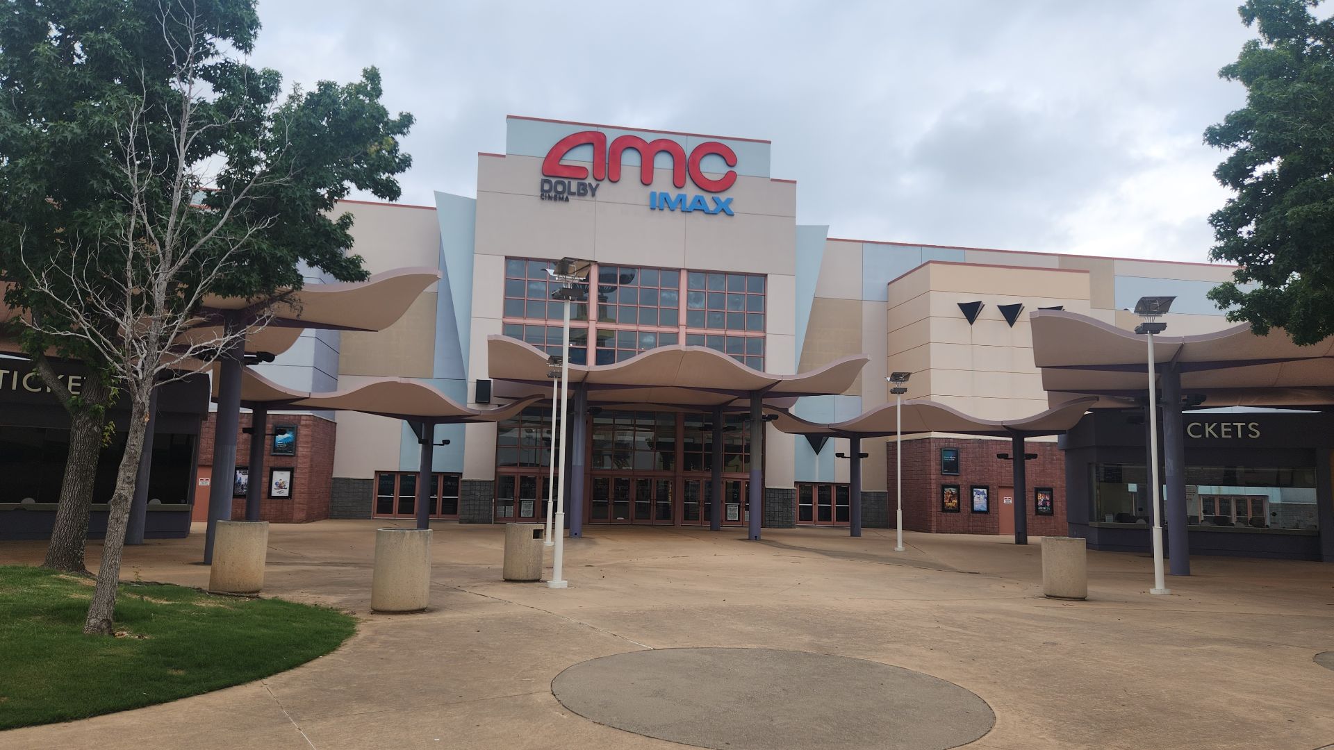 File:AMC Grapevine Mills 30.jpg