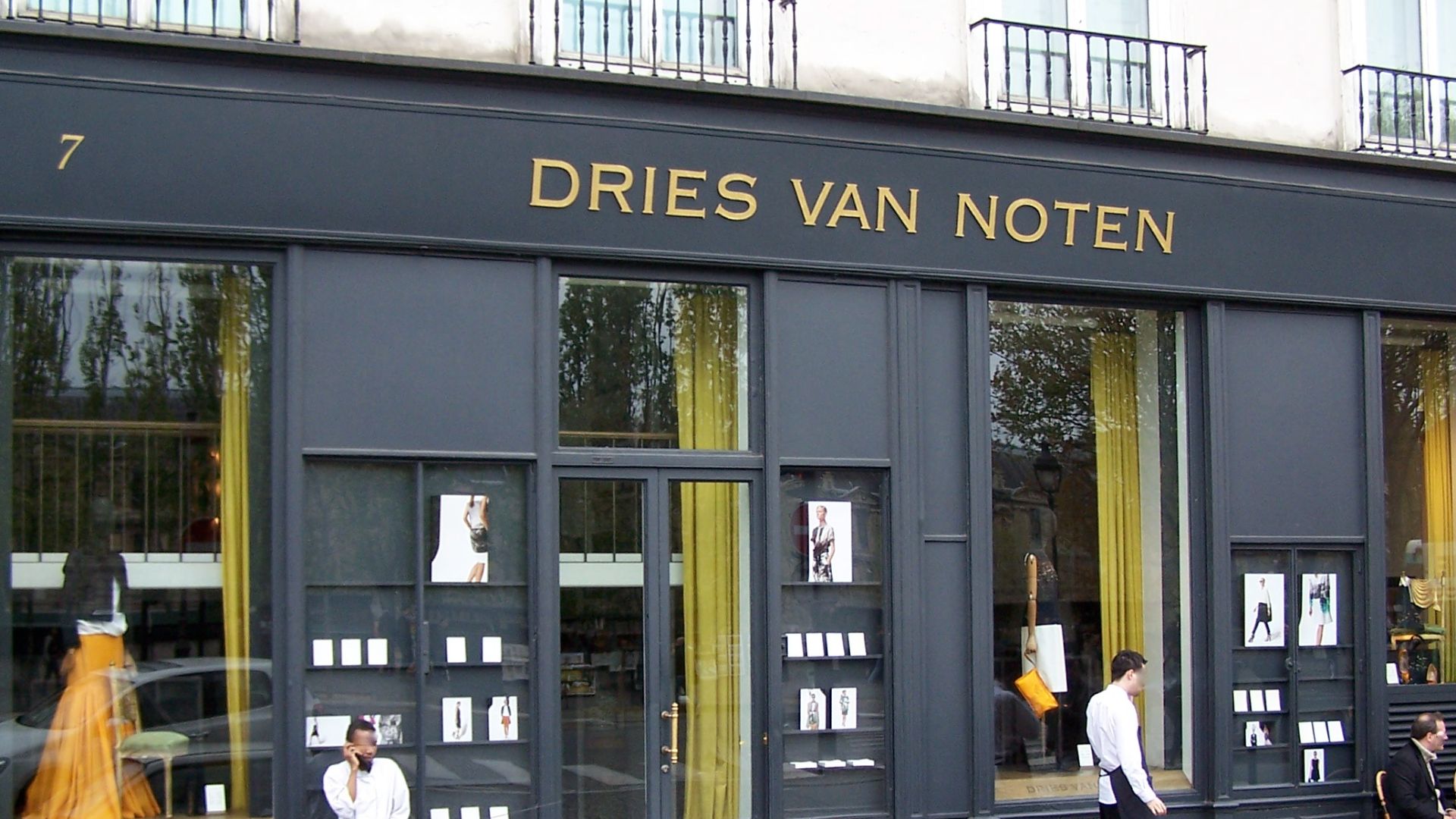File:Boutique Dries Van Noten.JPG