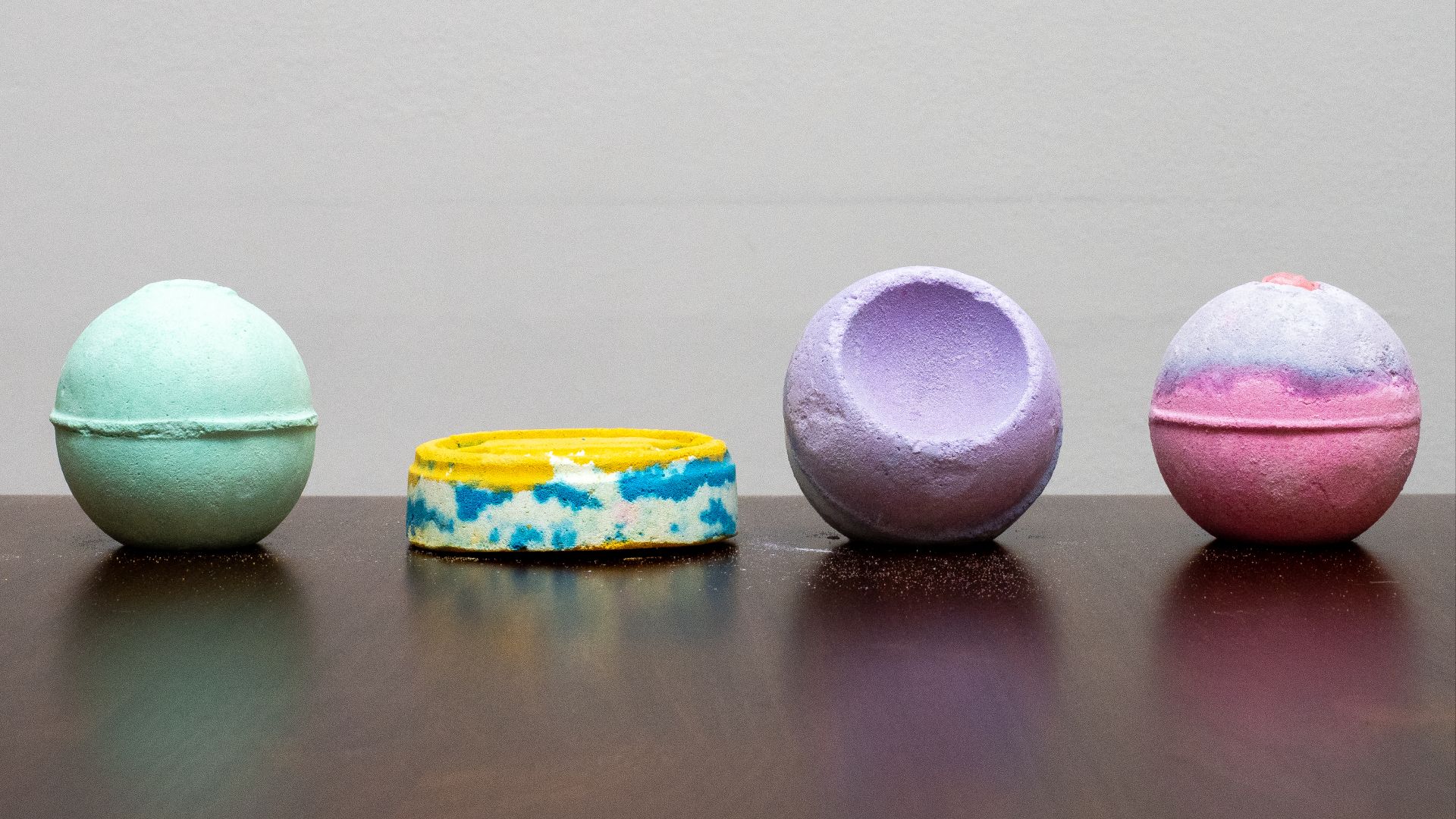 File:Bath Bombs - Lush Cosmetics (51333340003).jpg