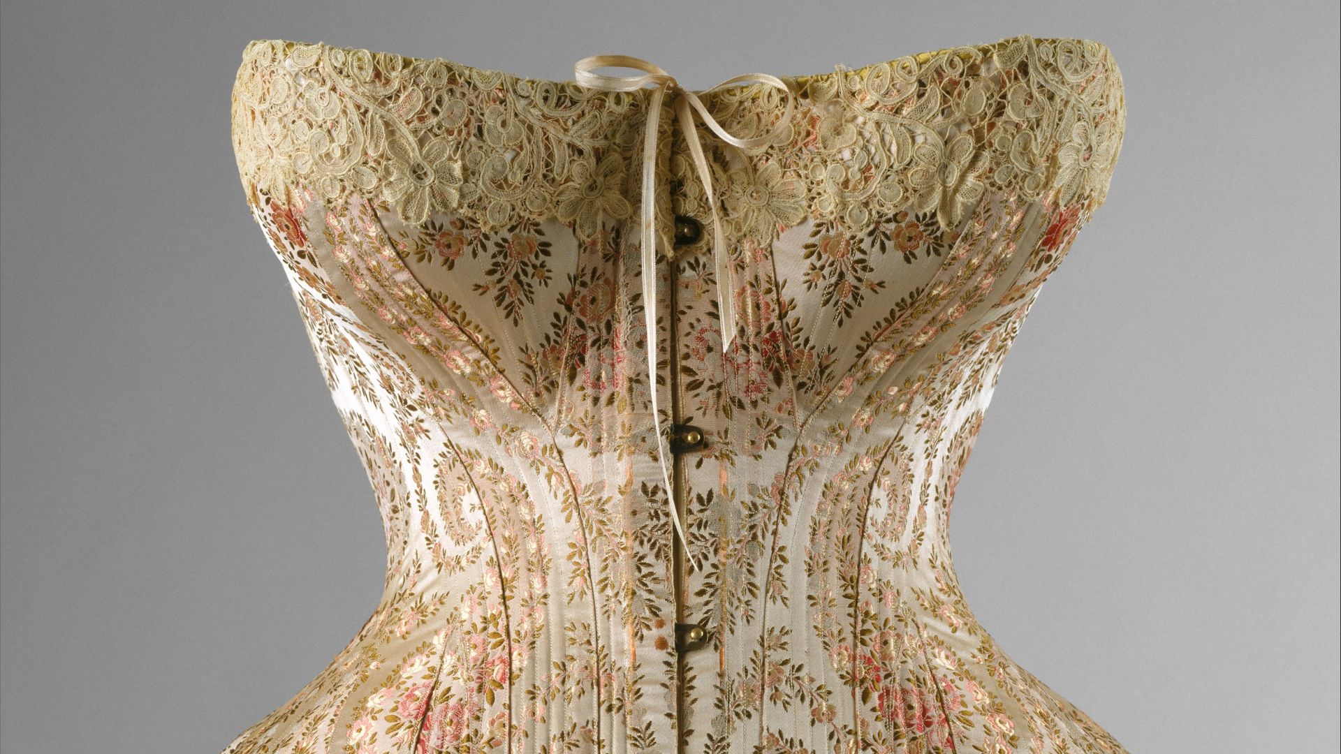 File:Corset MET DT200606.jpg