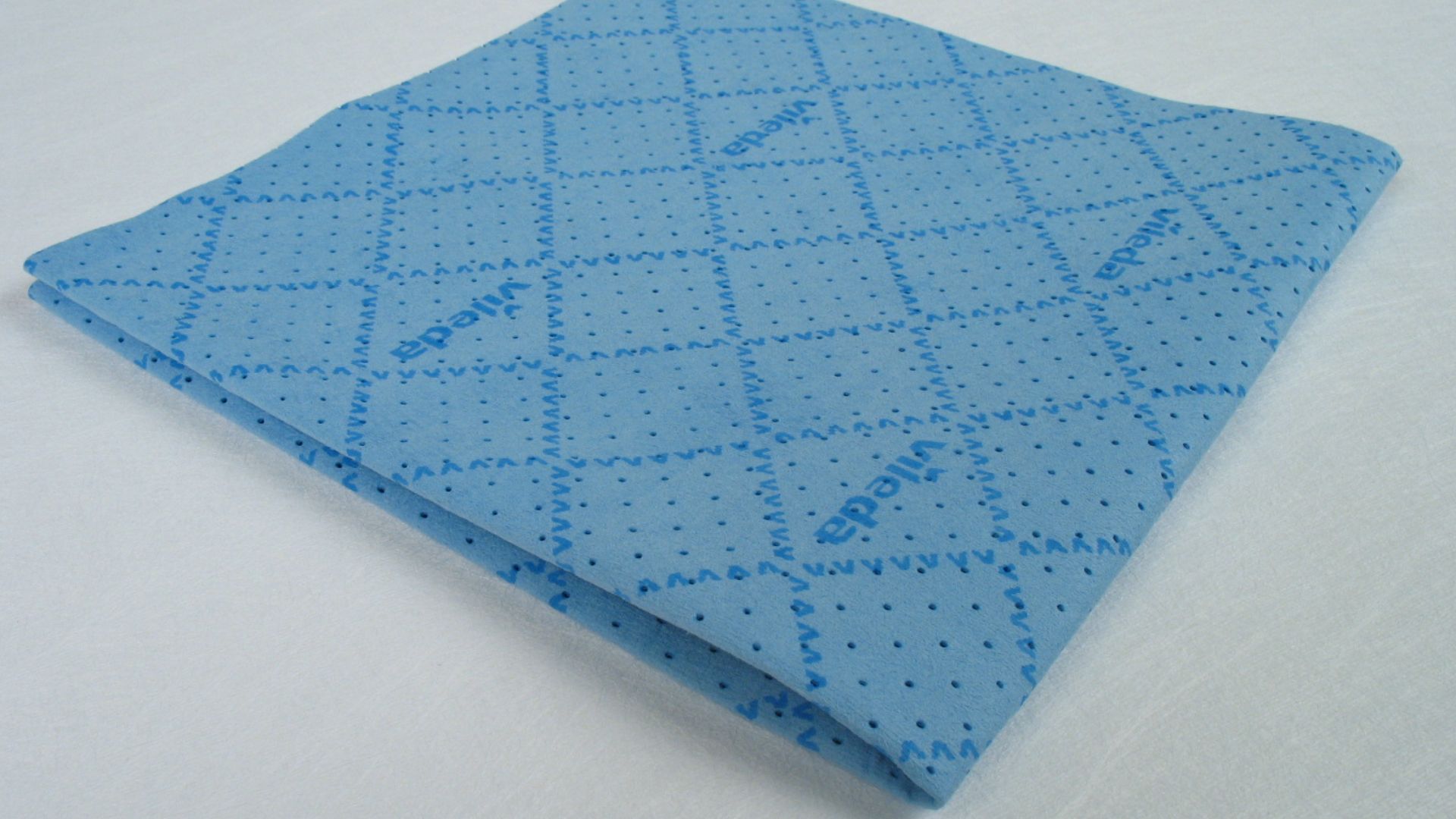 File:Microfibre cloth.jpg