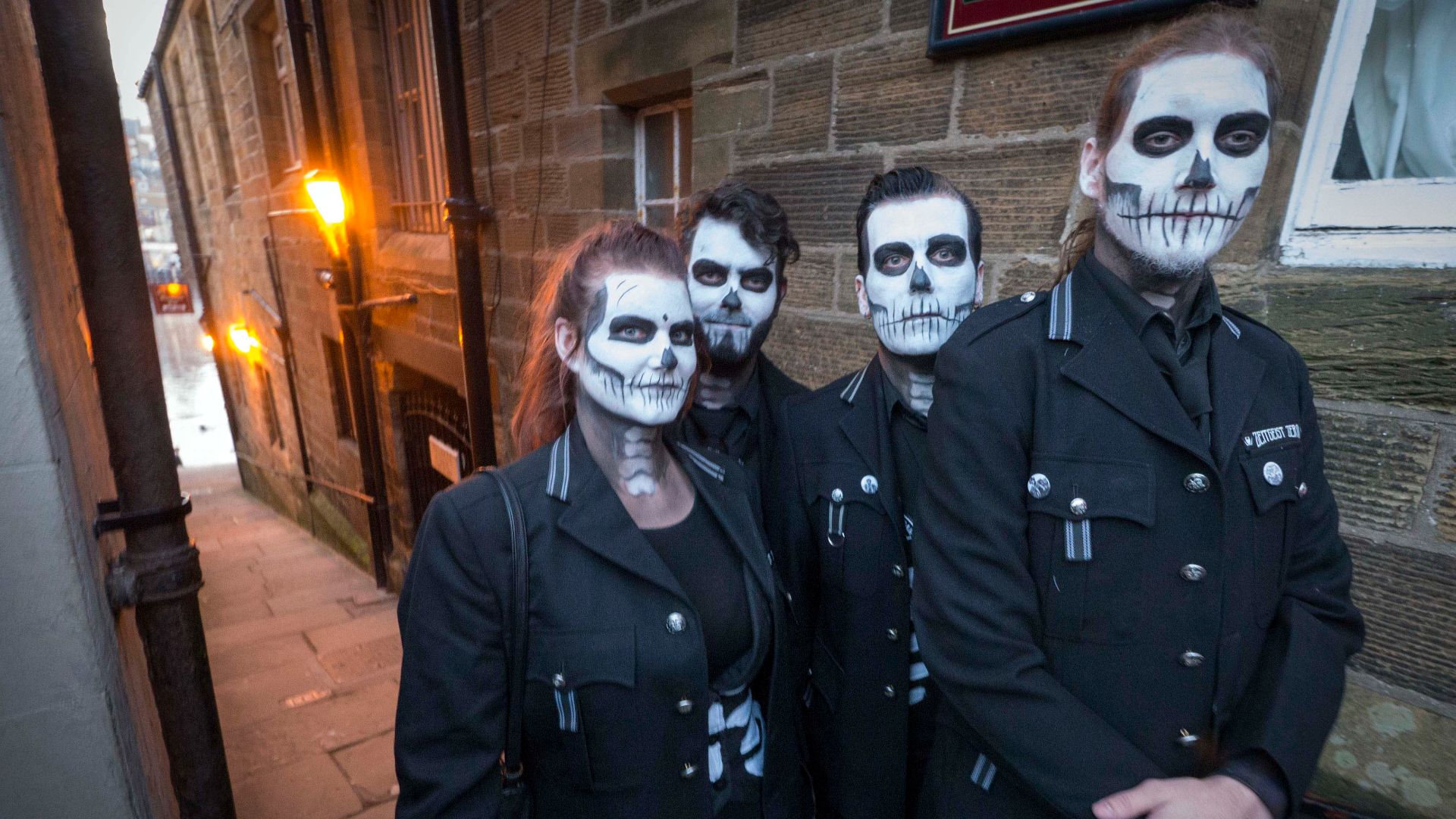 File:Whitby Goth and Hallowe'en weekend 2015 (22690973181).jpg