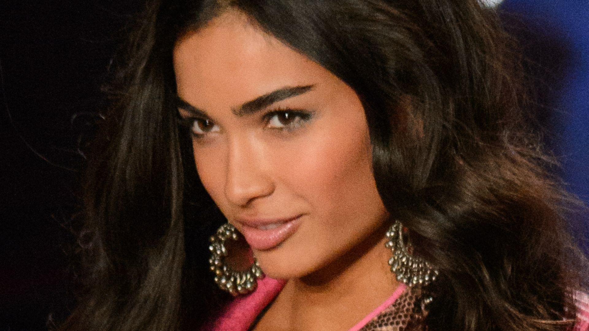 File:Kelly Gale 2014 (cropped).jpg