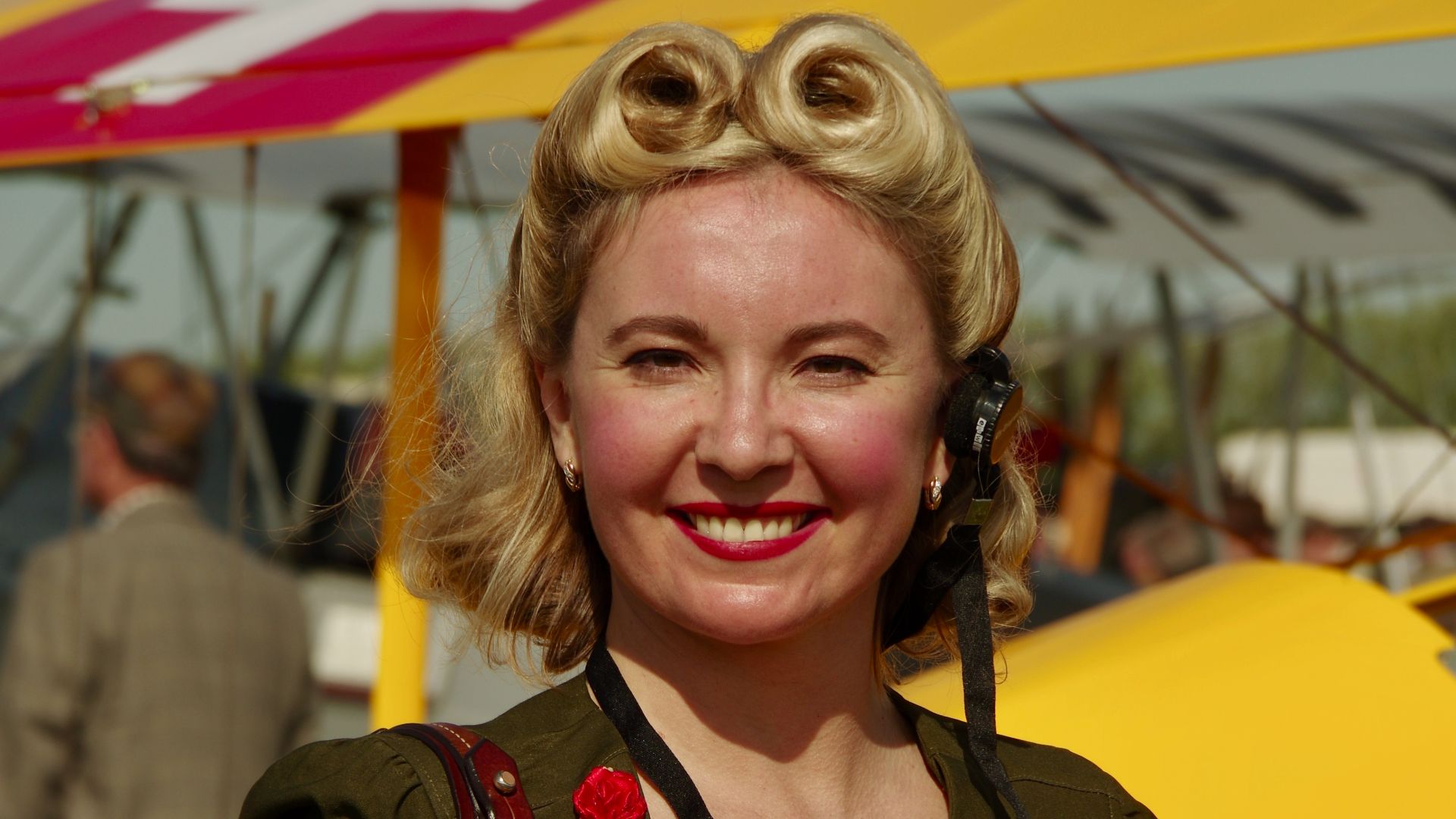 File:Ready to fly her Biplane - Goodwood Revival 2019 - The Fashion (2019-09-13 11.16.51 by David Merrett - 48749702742).jpg