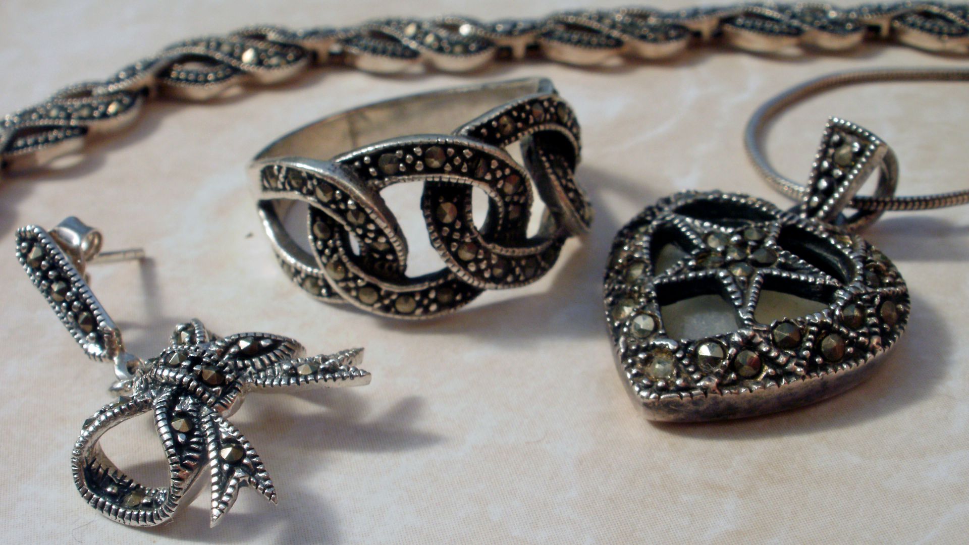 File:Marcasite jewellery.JPG