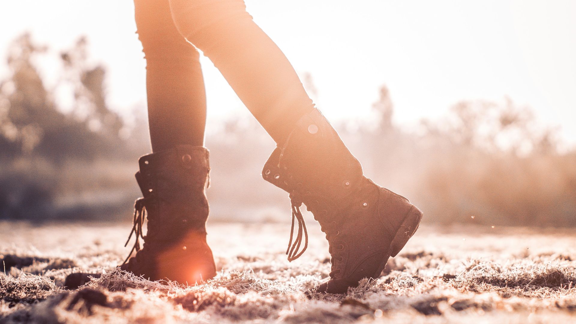 woman wearing brown boots
