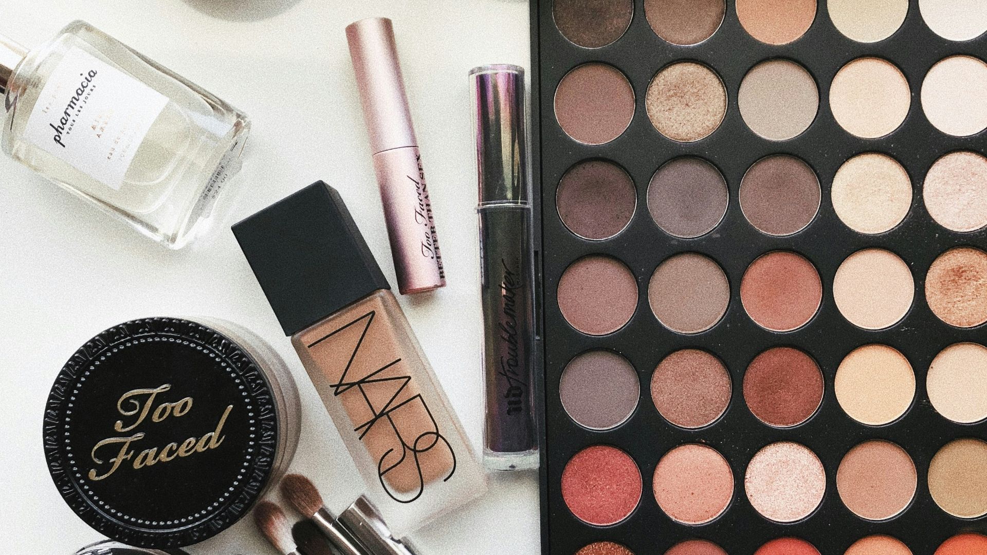 close-up photography of assorted cosmetics