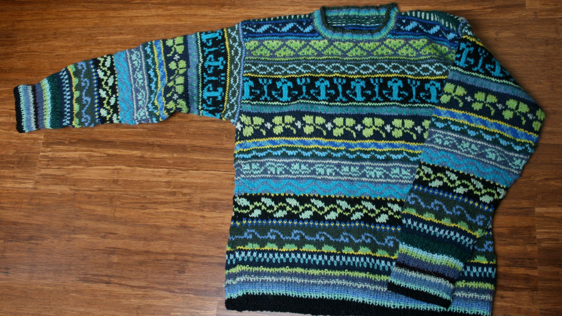 File:Oceans and trees Fair Isle pullover.jpg