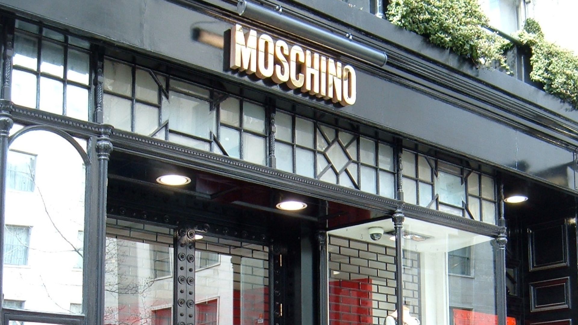 File:Moschino, London (2393089748).jpg