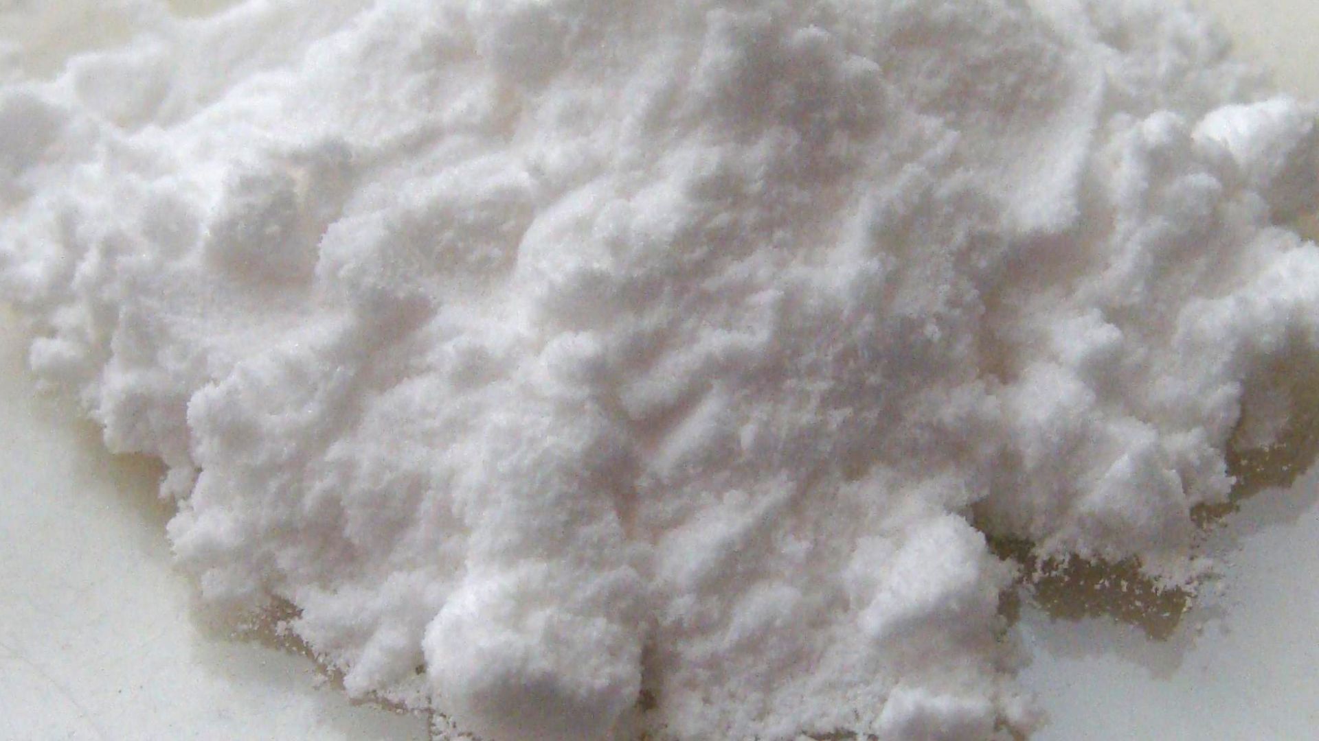 File:Sodium bicarbonate CN brightened.png