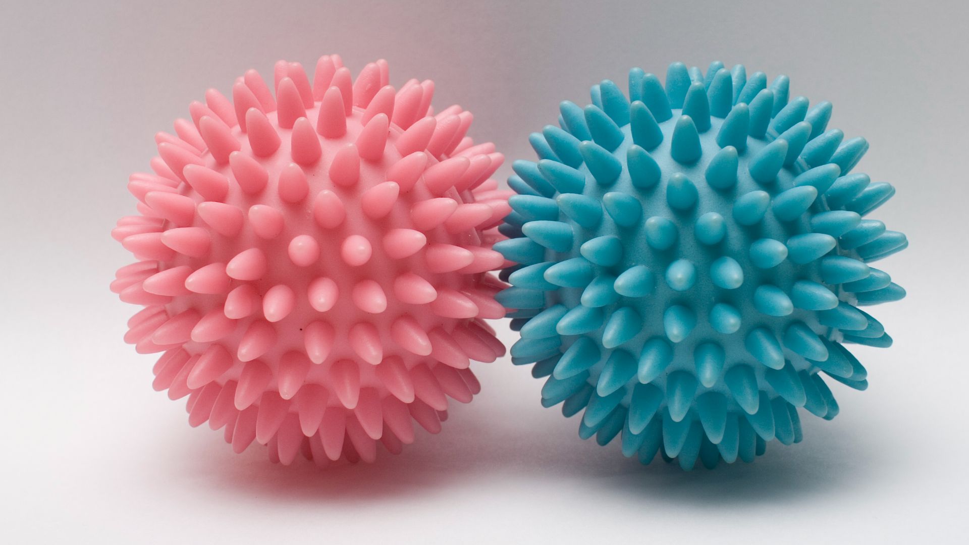 File:Laundry balls or drier balls (2599653333).jpg