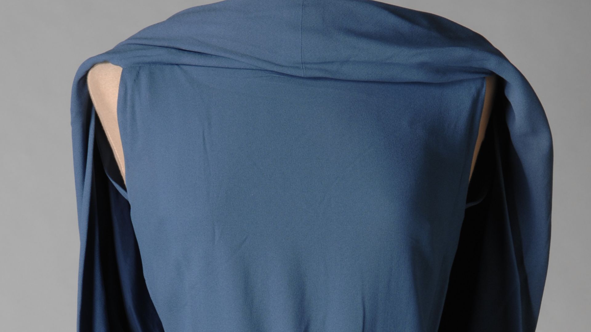 File:Close up of rayon fabric from Blauwe japon zonder mouw.JPG