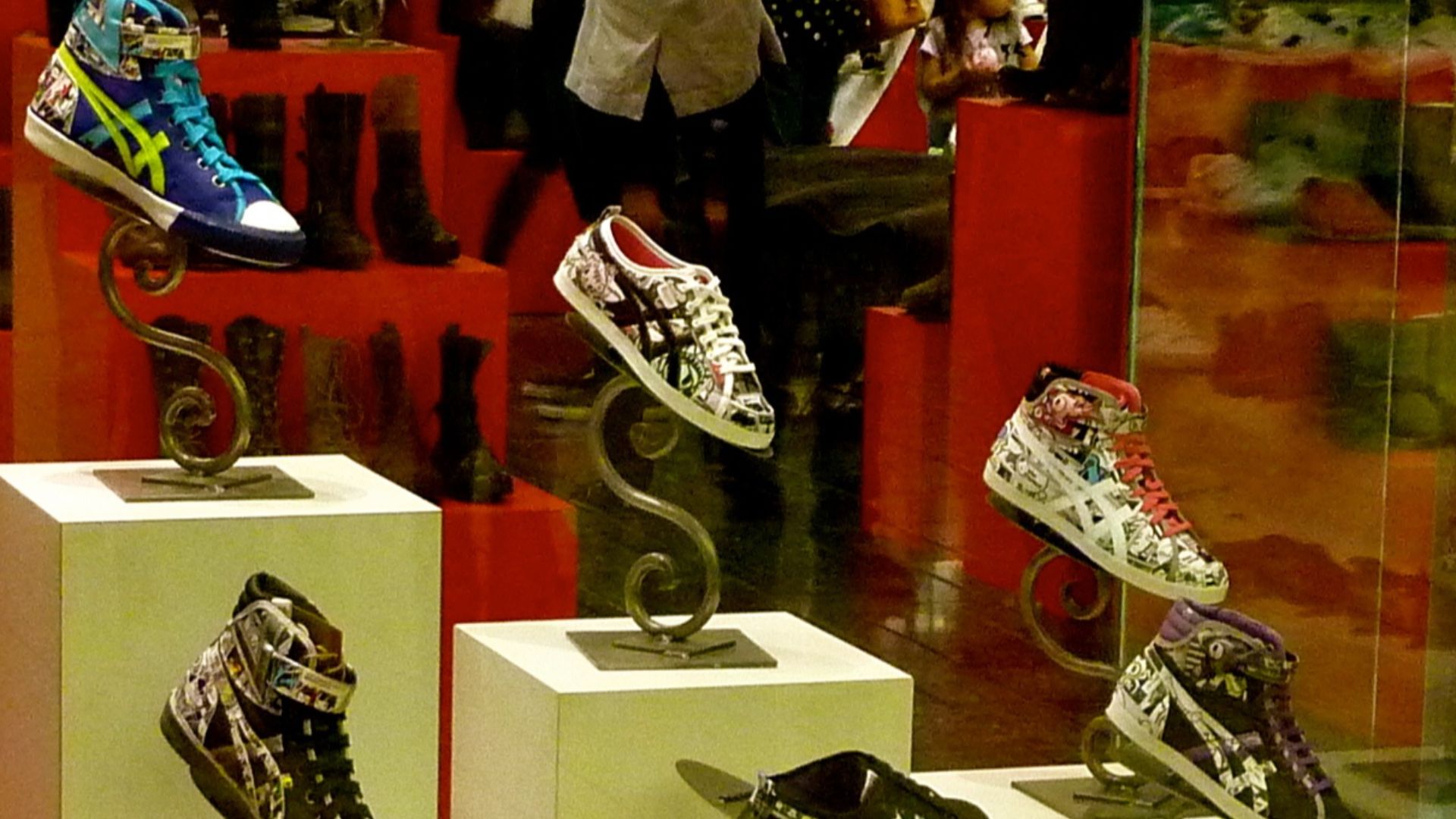 File:Tokidoki x Onitsuka Tiger shoes @ Eilatan (5173542014).jpg